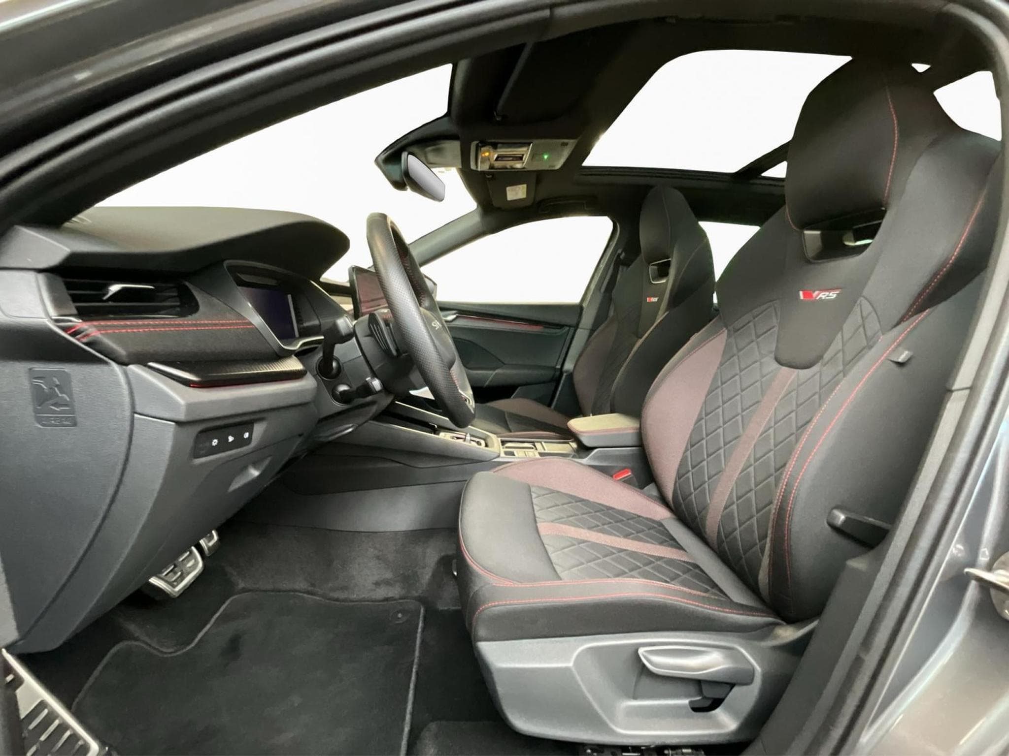 Skoda Octavia RS+DSG+AHK+P.Comf-Premium+Pano+Stand-H. (2025) - Photo 9