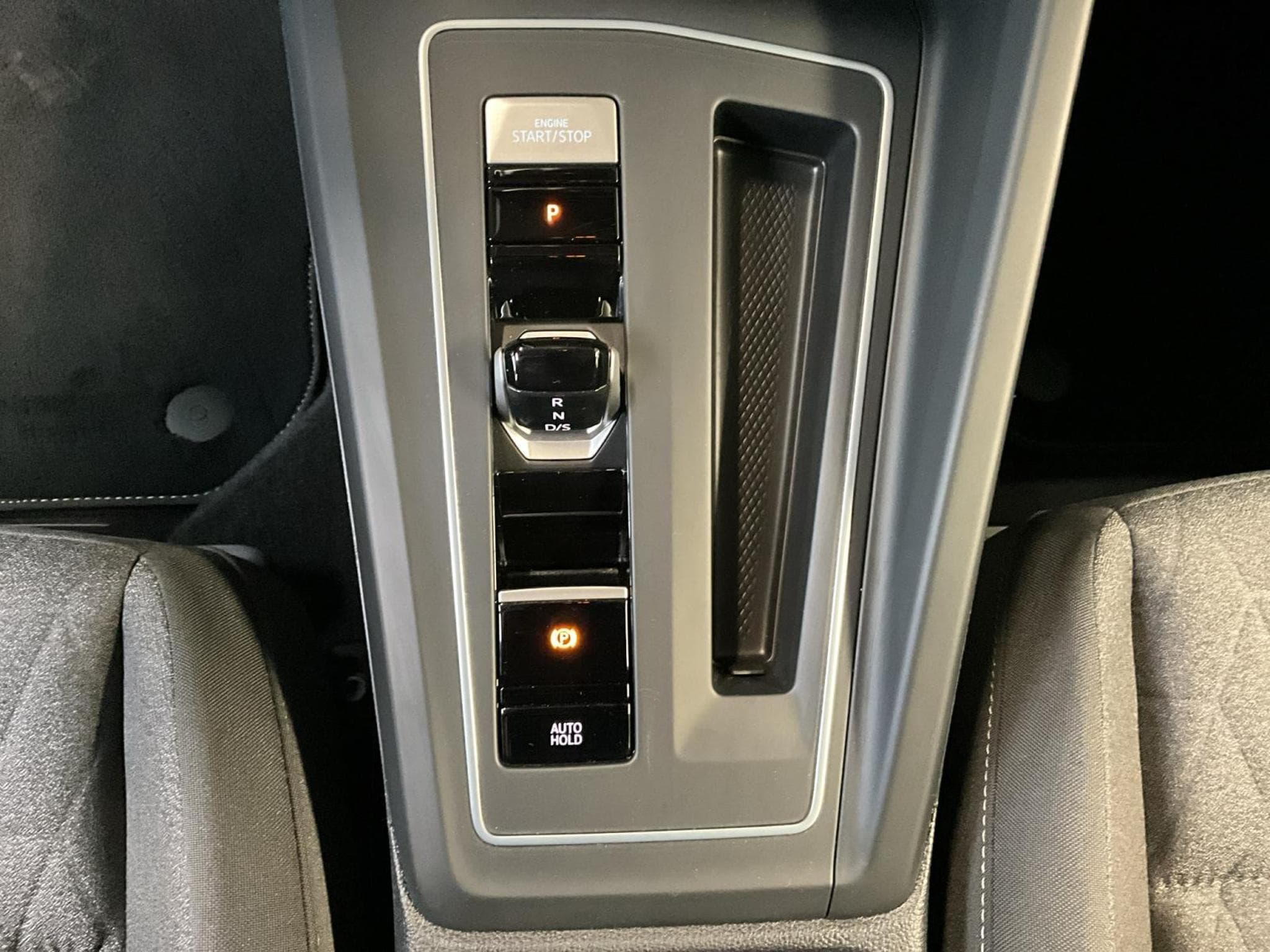 VW Golf Life+DSG+Navi+LED (2025) - Photo 12