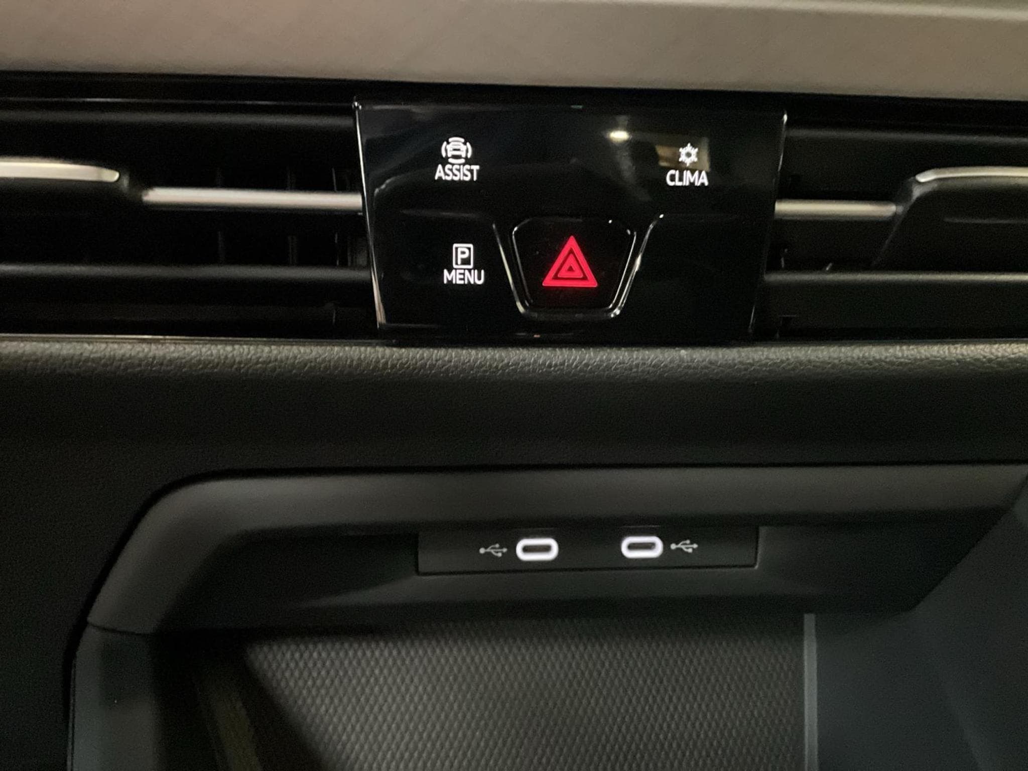 VW Golf Life+DSG+Navi+LED (2025) - Photo 19