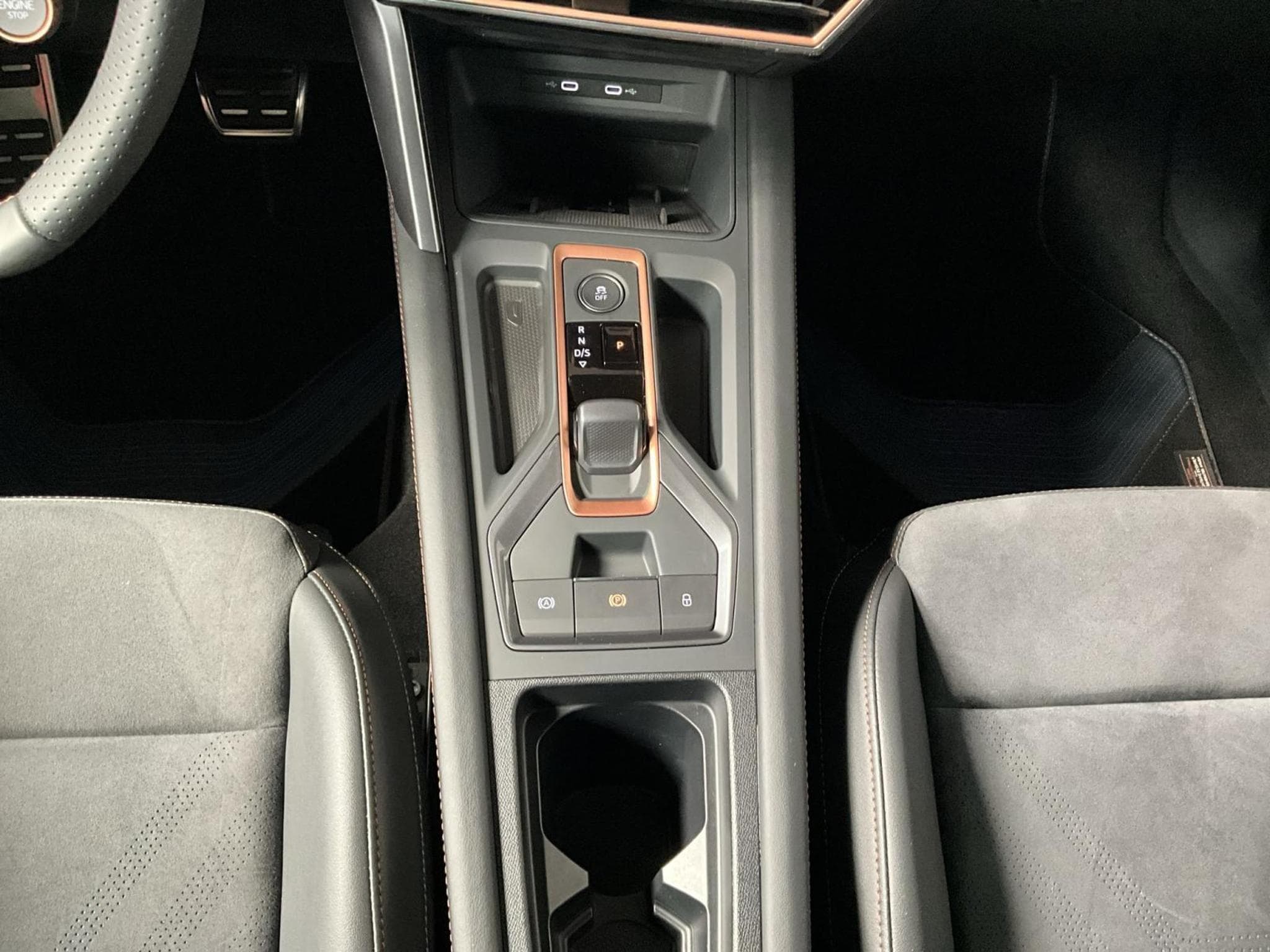 Cupra Leon DSG+Pure-Perf.+Dynamic-Design+Immersive (2025) - Photo 12