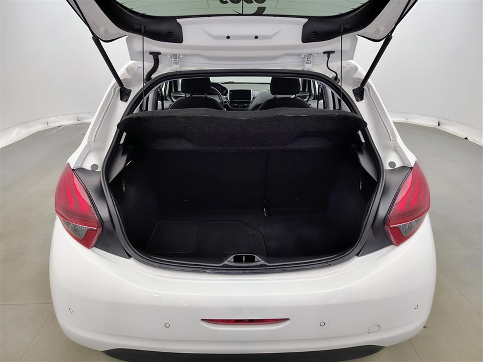 Peugeot 208 1.2i PureTech Signature CARPLAY / PDC (2019) - Photo 14
