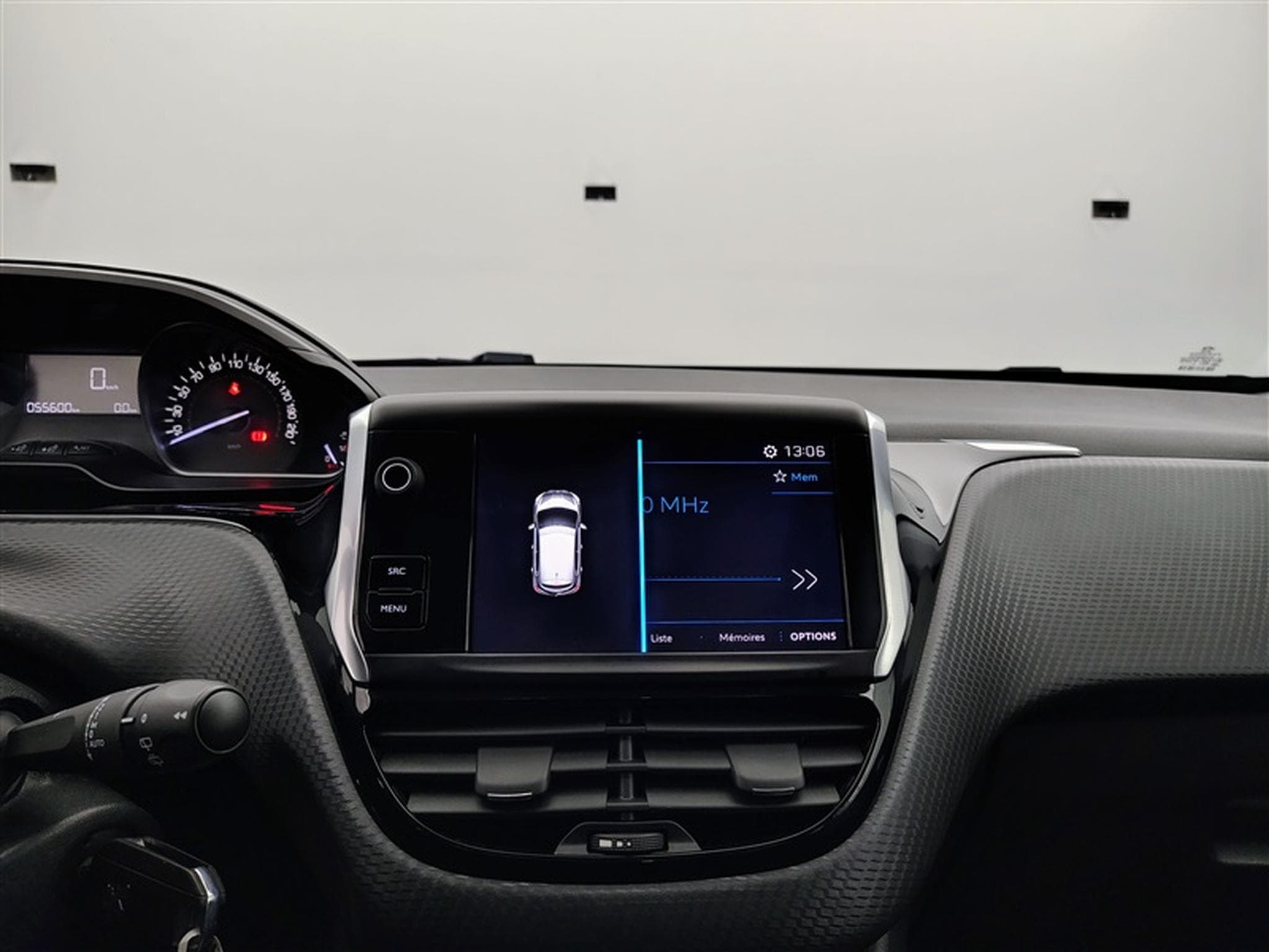 Peugeot 208 1.2i PureTech Signature CARPLAY / PDC (2019) - Photo 18