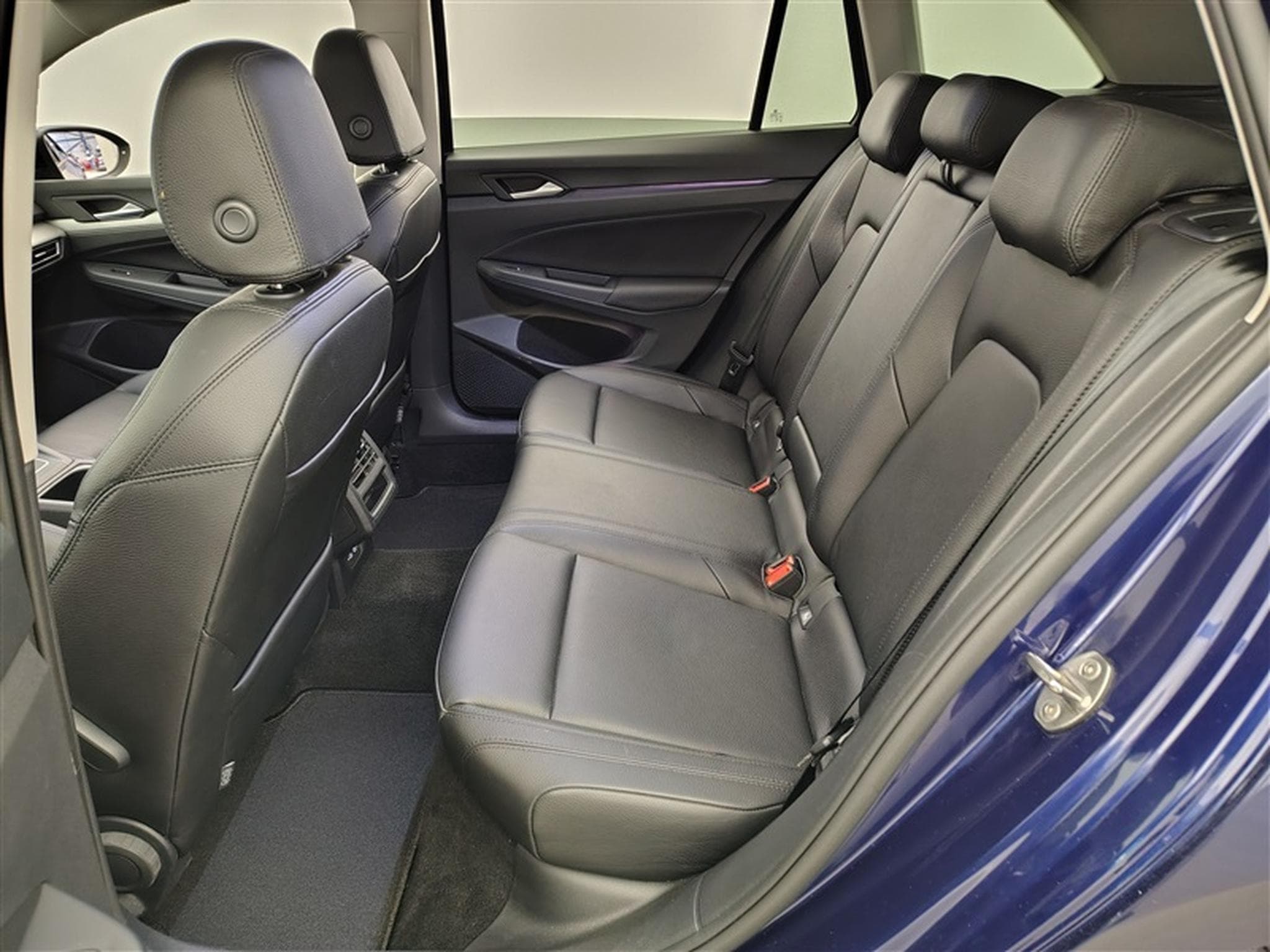 VW Golf 2.0 TDi Life Cuir / Navi Cockpit / Led / PDC av+ar (2024) - Photo 13