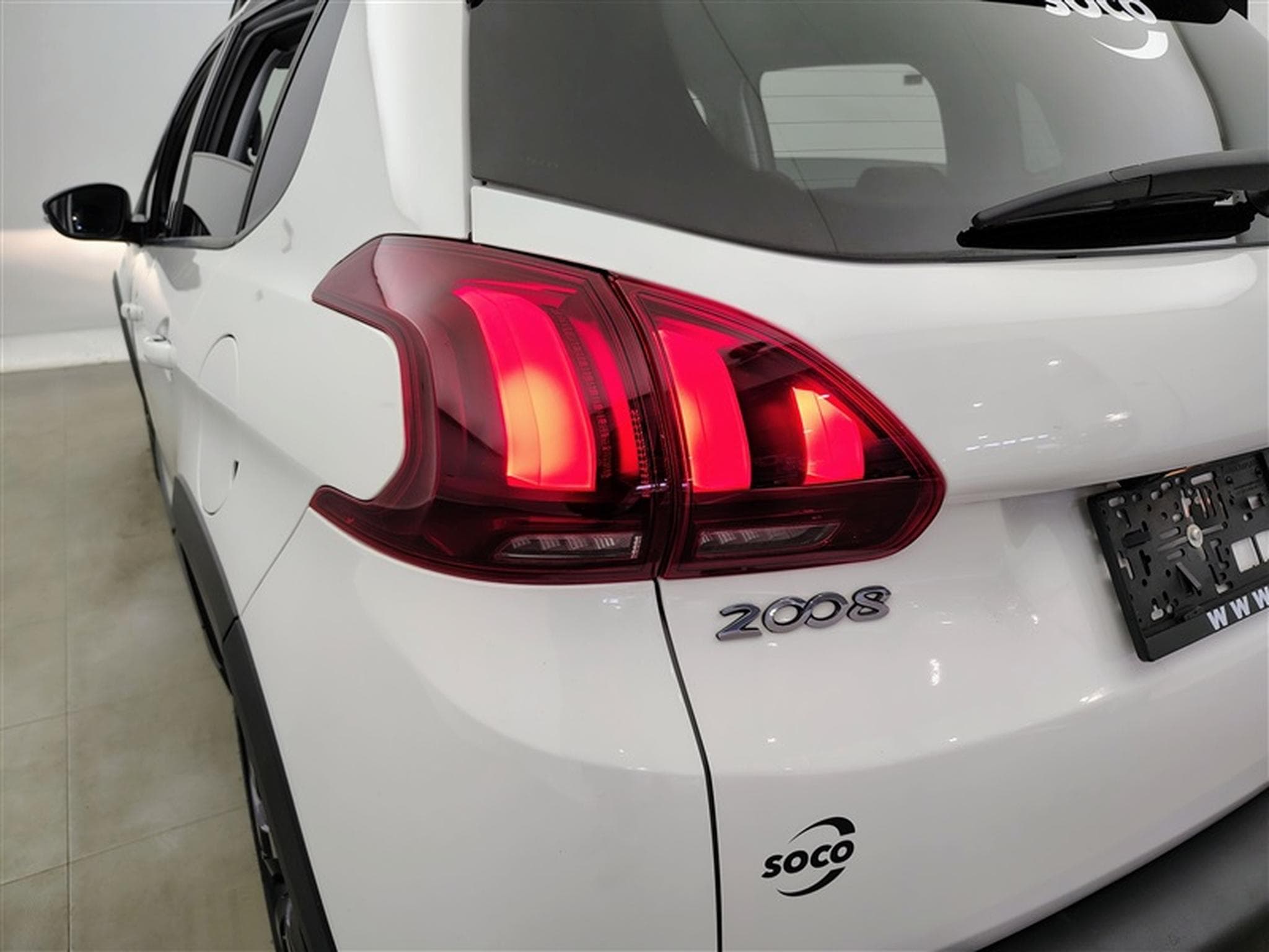 Peugeot 2008 1.2 PureTech 110Cv AUTO GT Line NAVI / CARPLAY / CAMERA (2019) - Photo 16