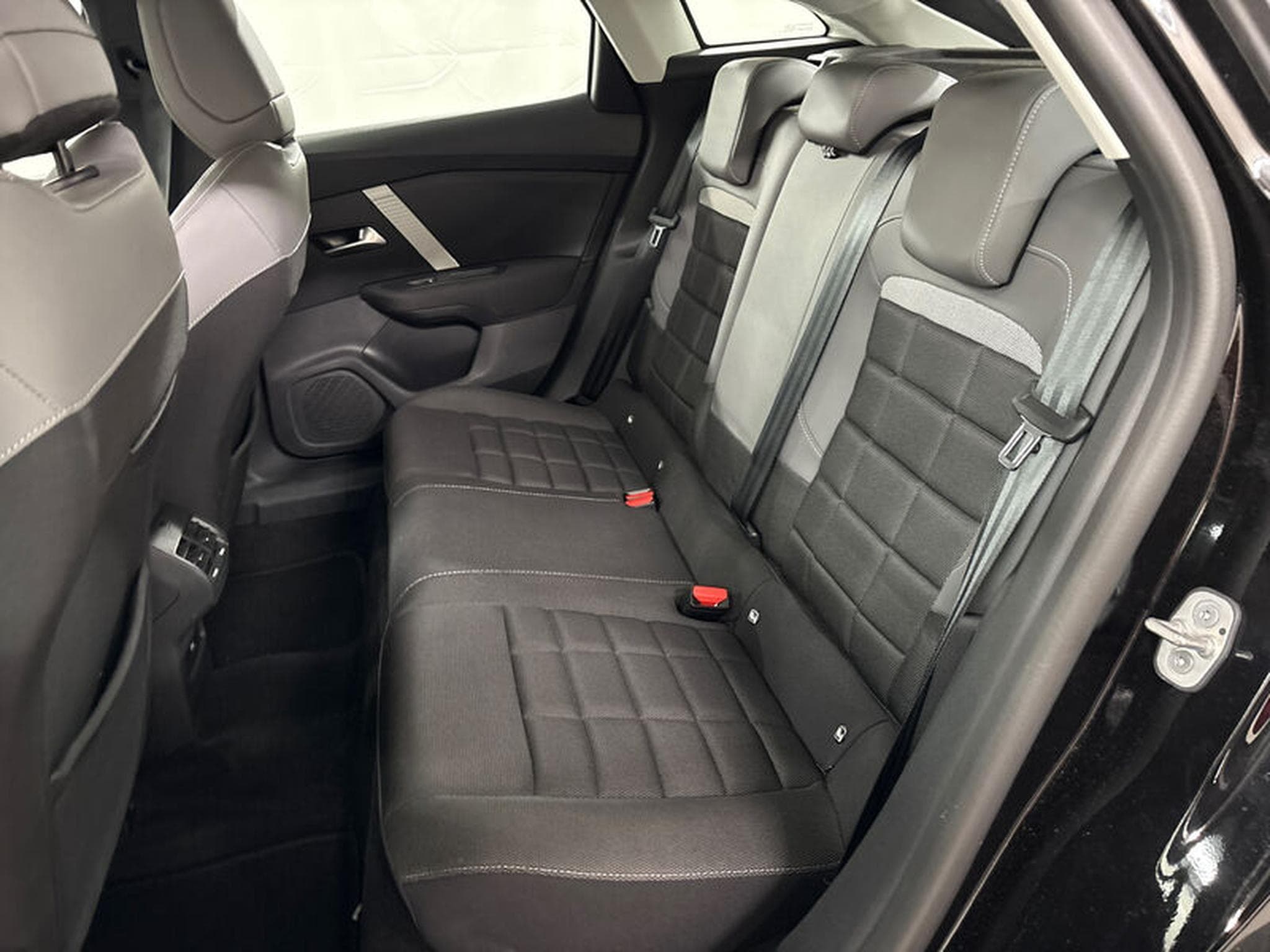 Citroen C4 Plus (2025) - Foto 19