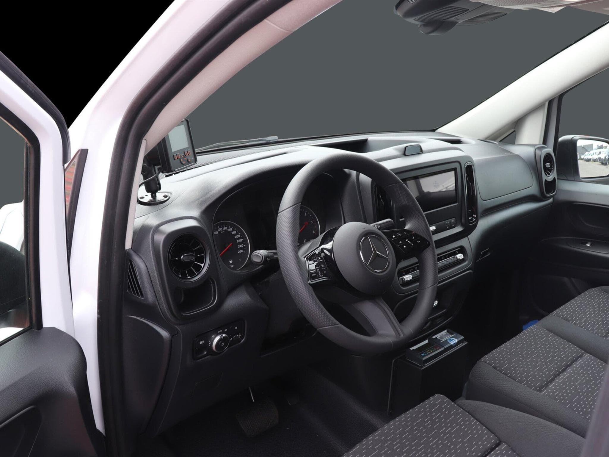 Mercedes Vito 114 CDI Kasten Lang Kerstner Kühlausbau (2026) - Foto 7
