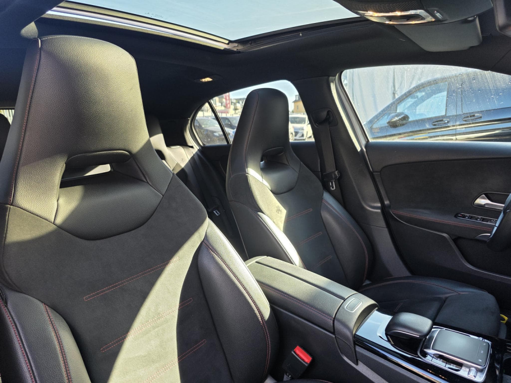 Mercedes A 180 D AMG LINE NEW MODEL PANO CUIR NAVI (2019) - Photo 6