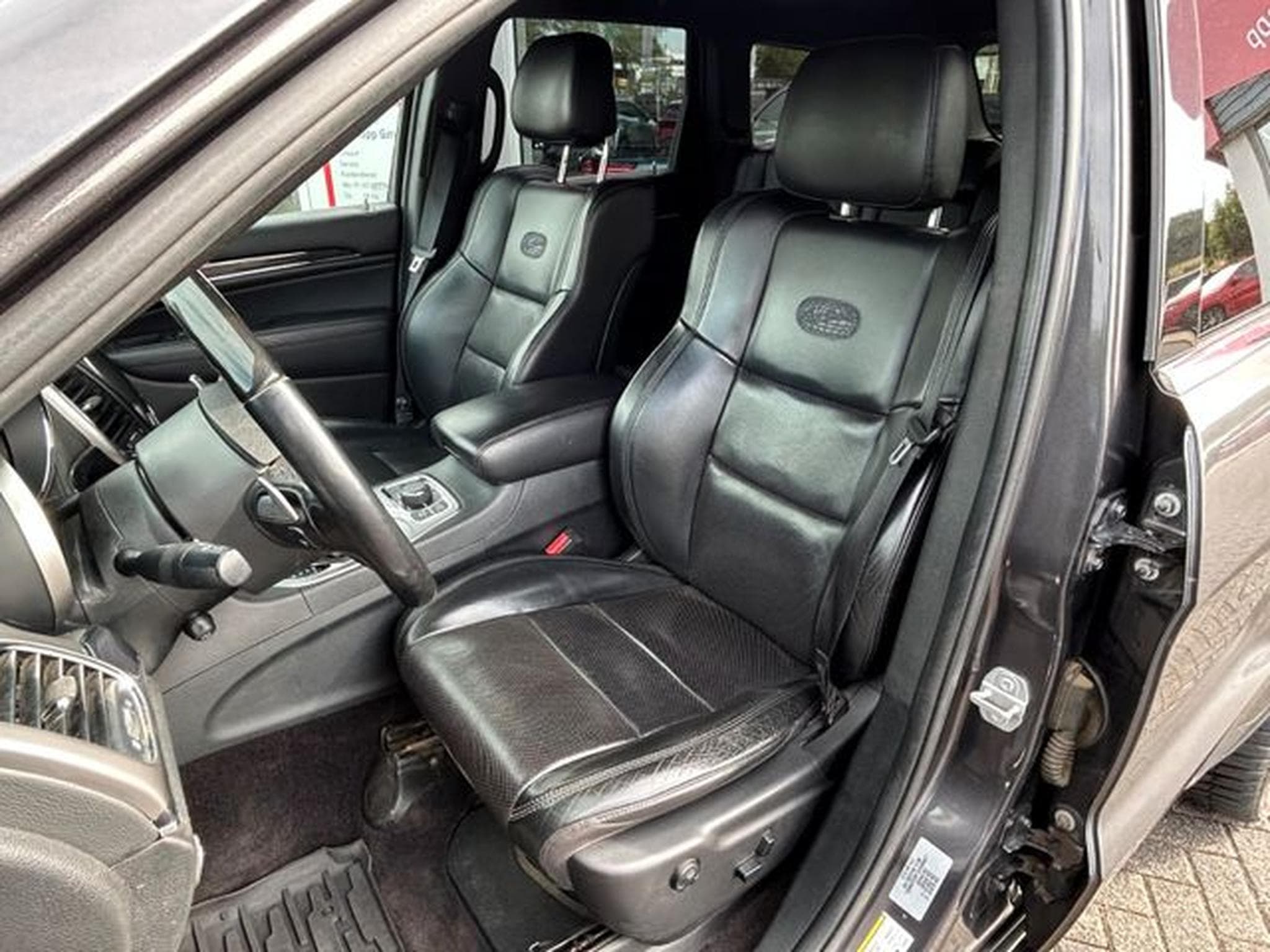 Jeep Cherokee Grand Cherokee 3.0 CRD Overland Air Panorama AHK (2019) - Photo 12