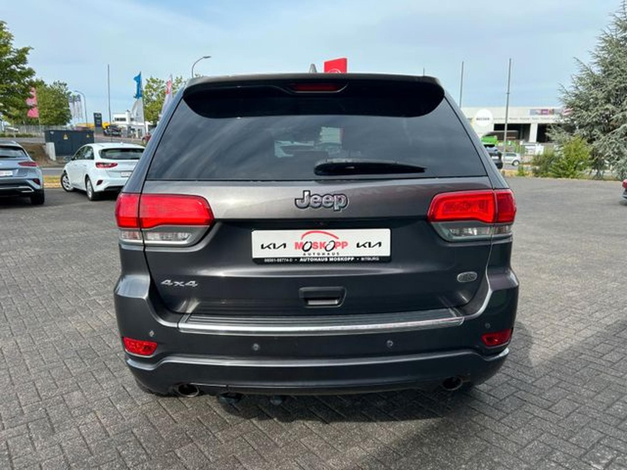 Jeep Cherokee Grand Cherokee 3.0 CRD Overland Air Panorama AHK (2019) - Photo 6