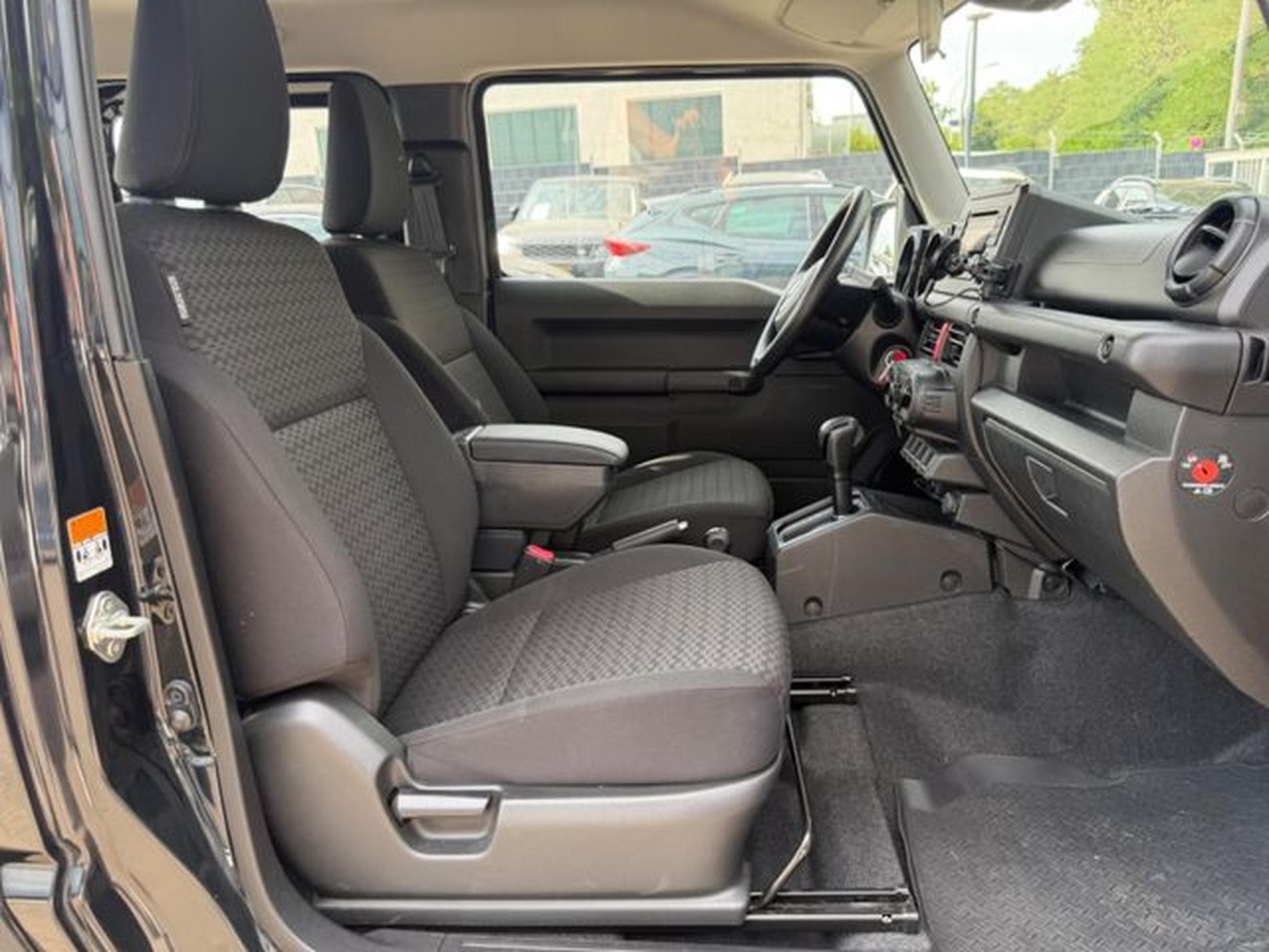 Suzuki Jimny JIMNY ALLGRIP *AUT*1.HAND*KLIMA*4-SITZER*AHK*SHZ (2019) - Photo 15