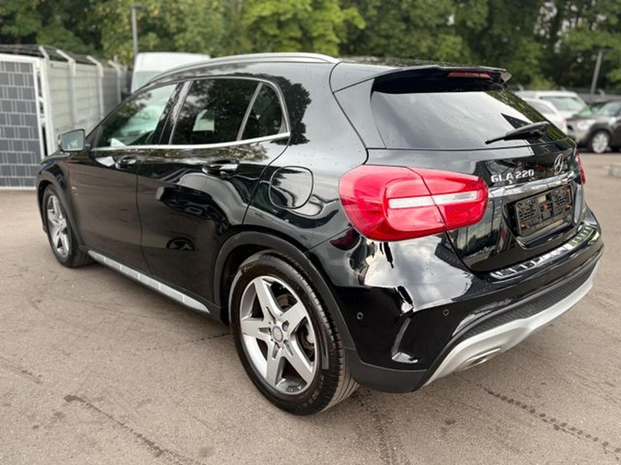 Mercedes GLA 220 GLA 220D 4MATIC *AMG-LINE*FACELIFT*LED*AUT*KAM* (2015) - Photo 10