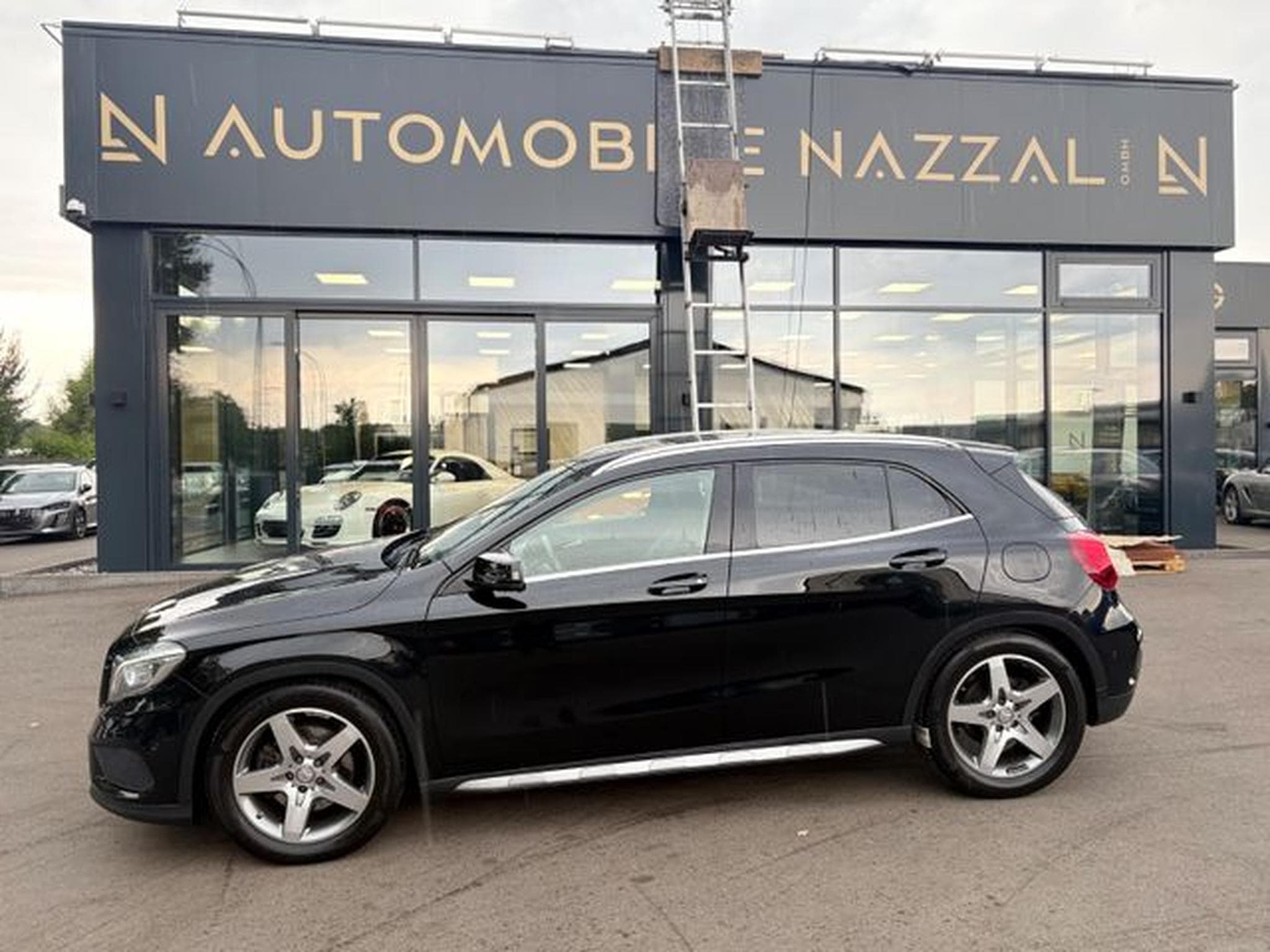 Mercedes GLA 220 GLA 220D 4MATIC *AMG-LINE*FACELIFT*LED*AUT*KAM* (2015) - Photo 11