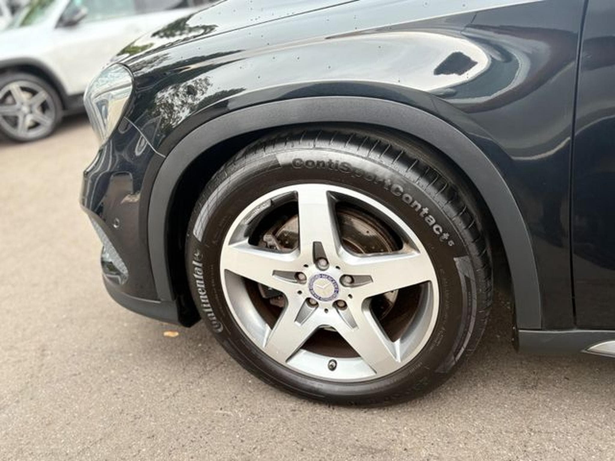 Mercedes GLA 220 GLA 220D 4MATIC *AMG-LINE*FACELIFT*LED*AUT*KAM* (2015) - Photo 13