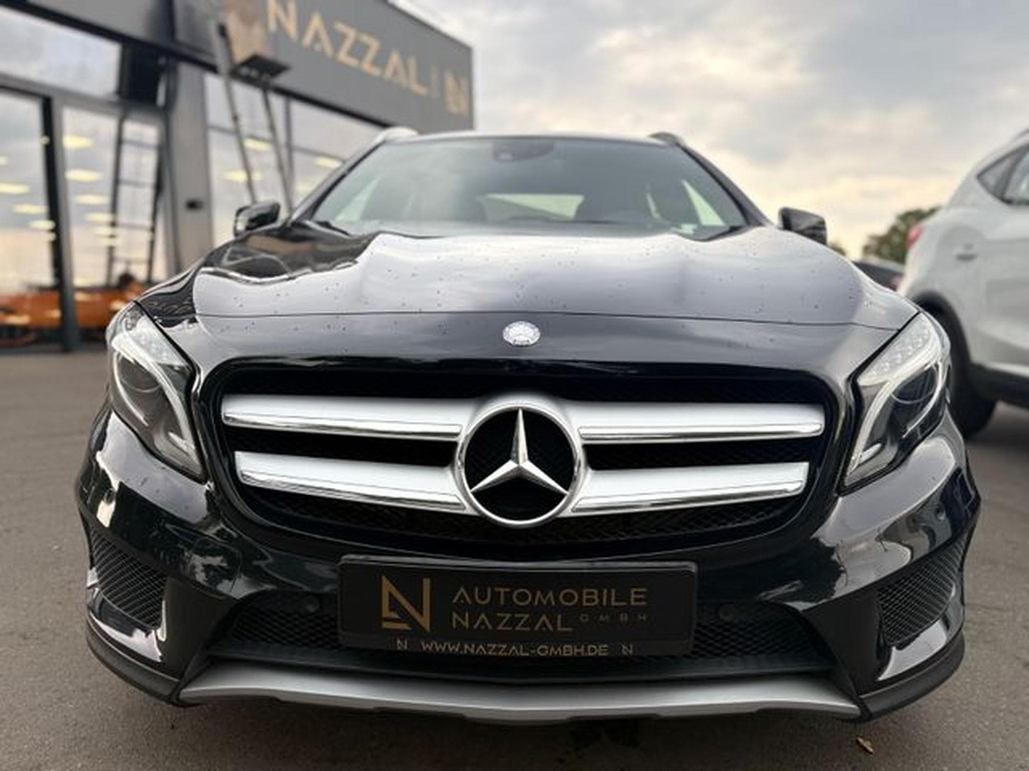 Mercedes GLA 220 GLA 220D 4MATIC *AMG-LINE*FACELIFT*LED*AUT*KAM* (2015) - Photo 4
