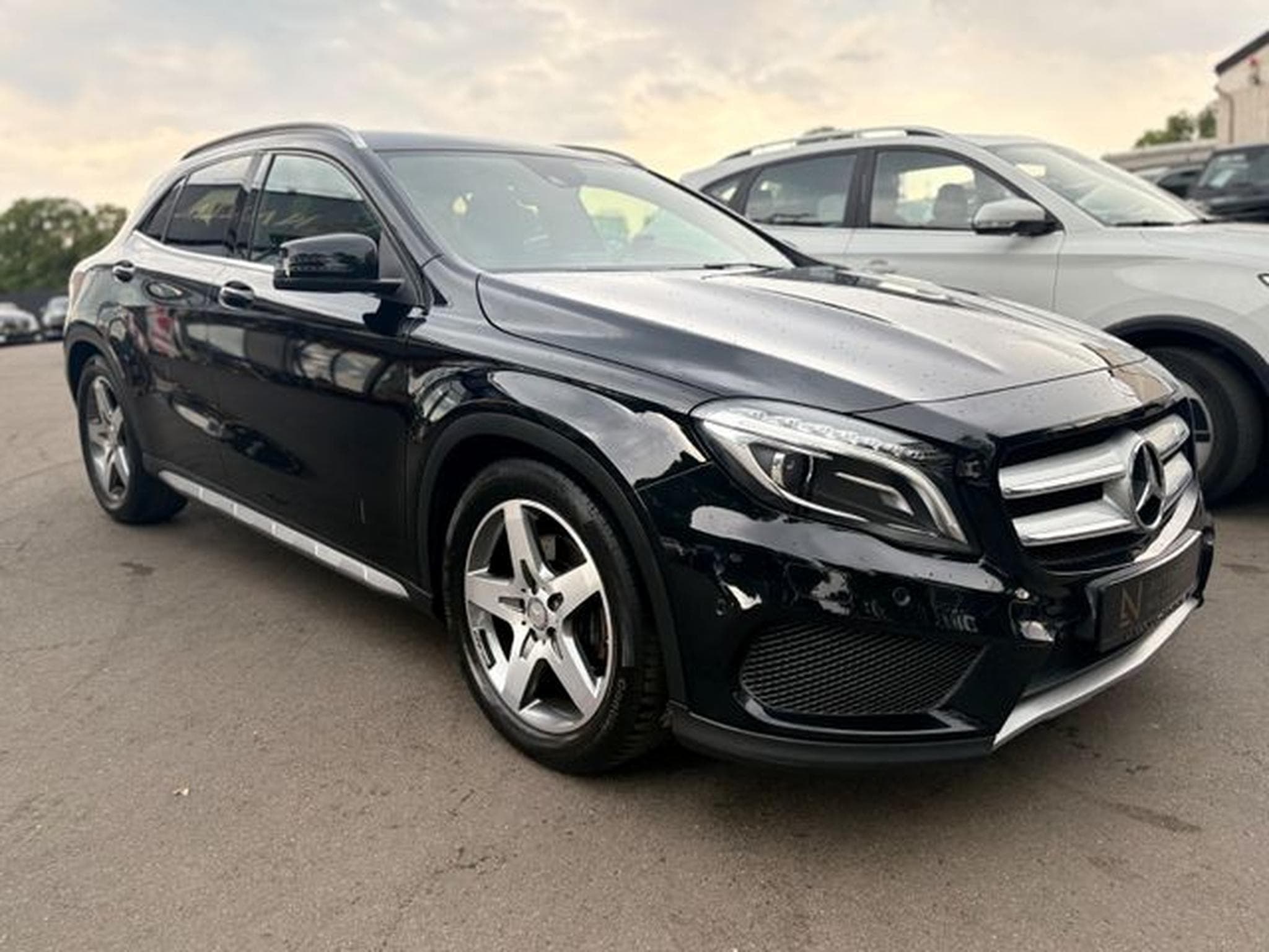 Mercedes GLA 220 GLA 220D 4MATIC *AMG-LINE*FACELIFT*LED*AUT*KAM* (2015) - Photo 5