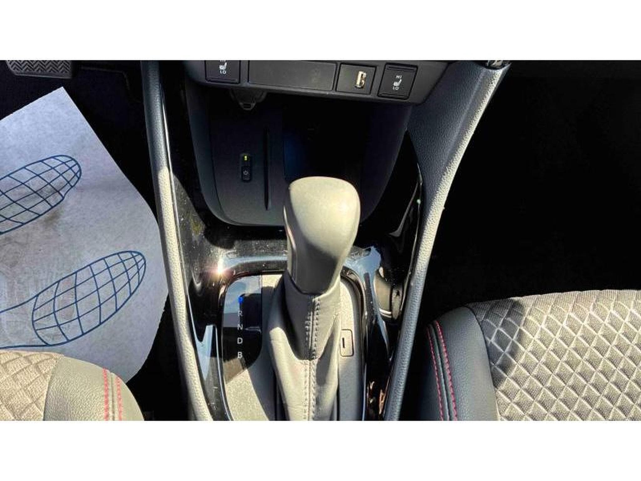 Toyota Yaris Première (2021) - Photo 10