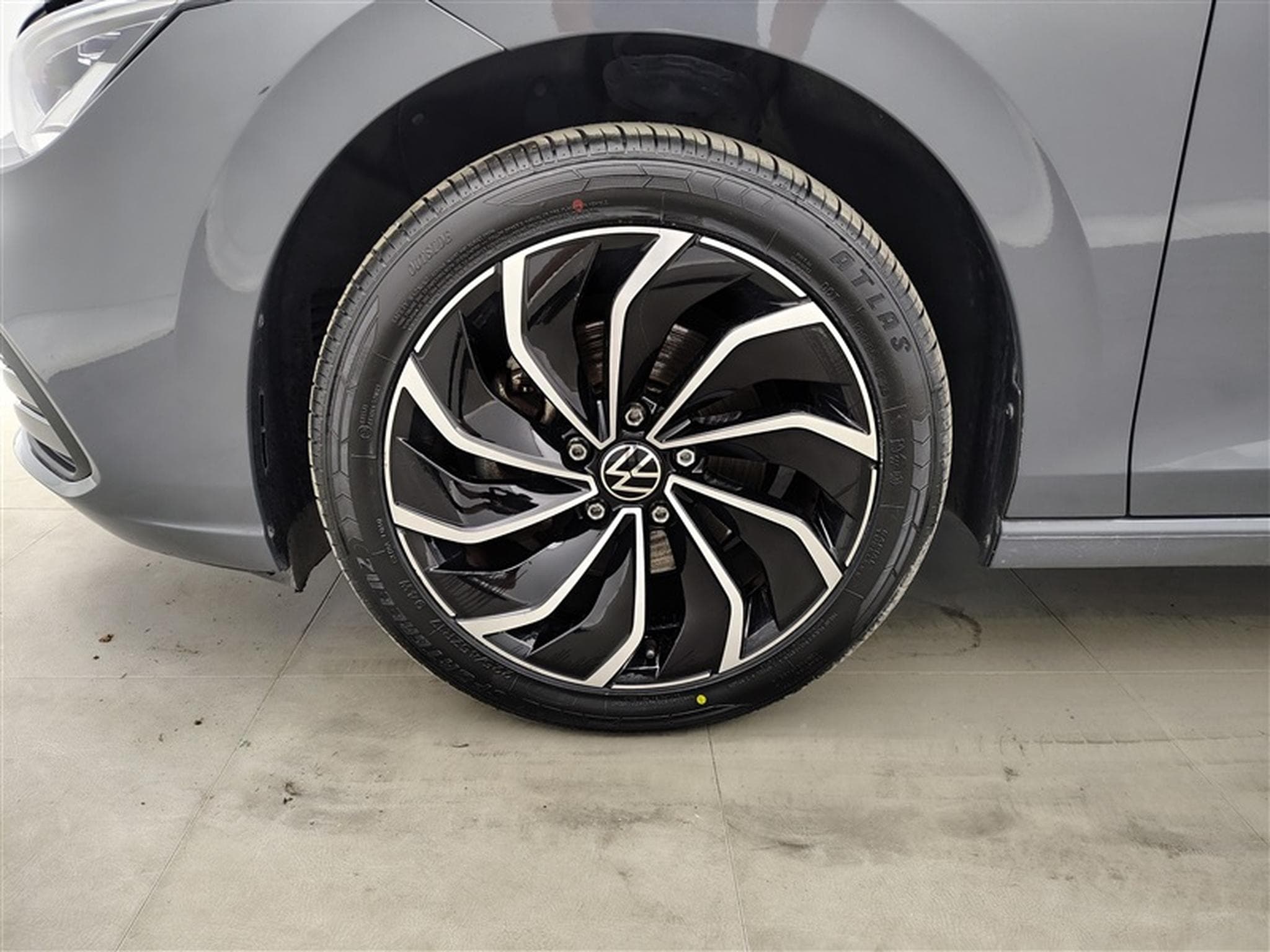 VW Golf 1.0 TSI 110Cv Life NAVI / FULL LED / CAMERA / PDC / ALU (2021) - Foto 6