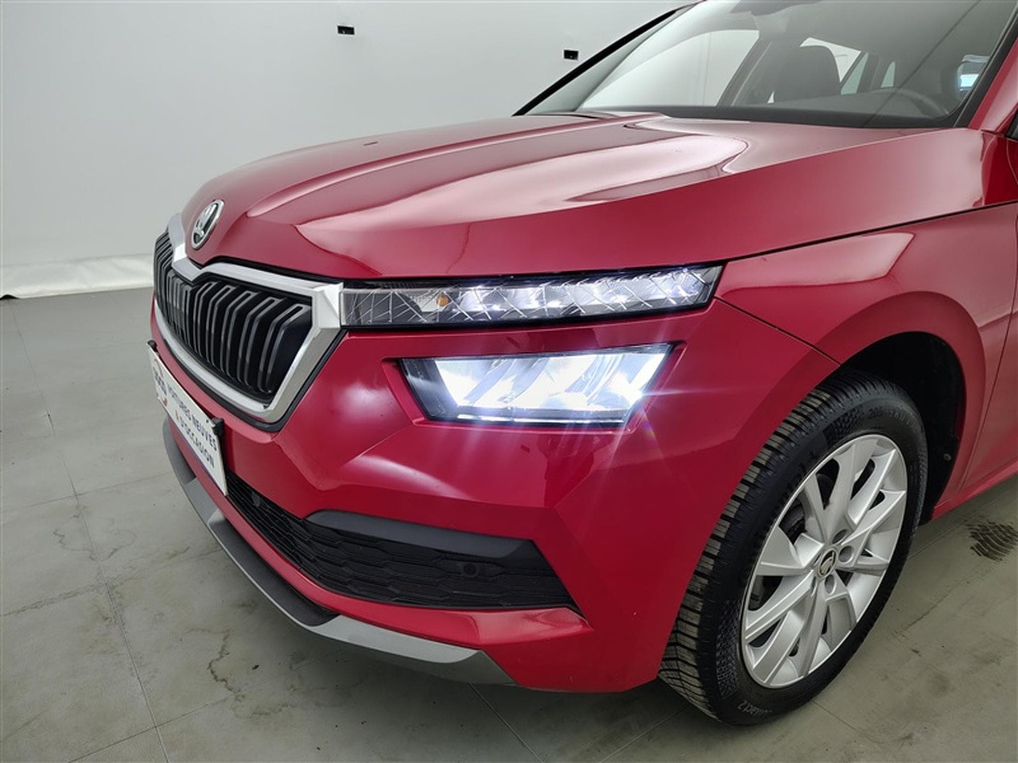 Skoda Kamiq 1.0 TSI Ambition NAVI/CARPLAY/PDC/JA (2021) - Foto 15