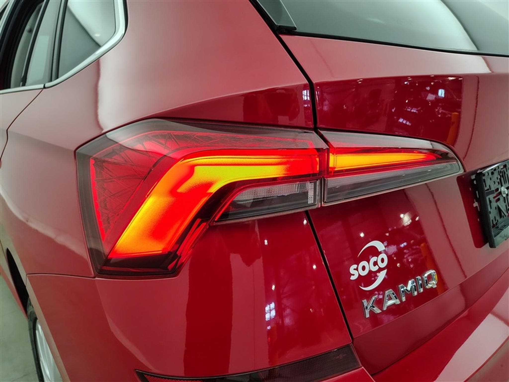 Skoda Kamiq 1.0 TSI Ambition NAVI/CARPLAY/PDC/JA (2021) - Foto 16