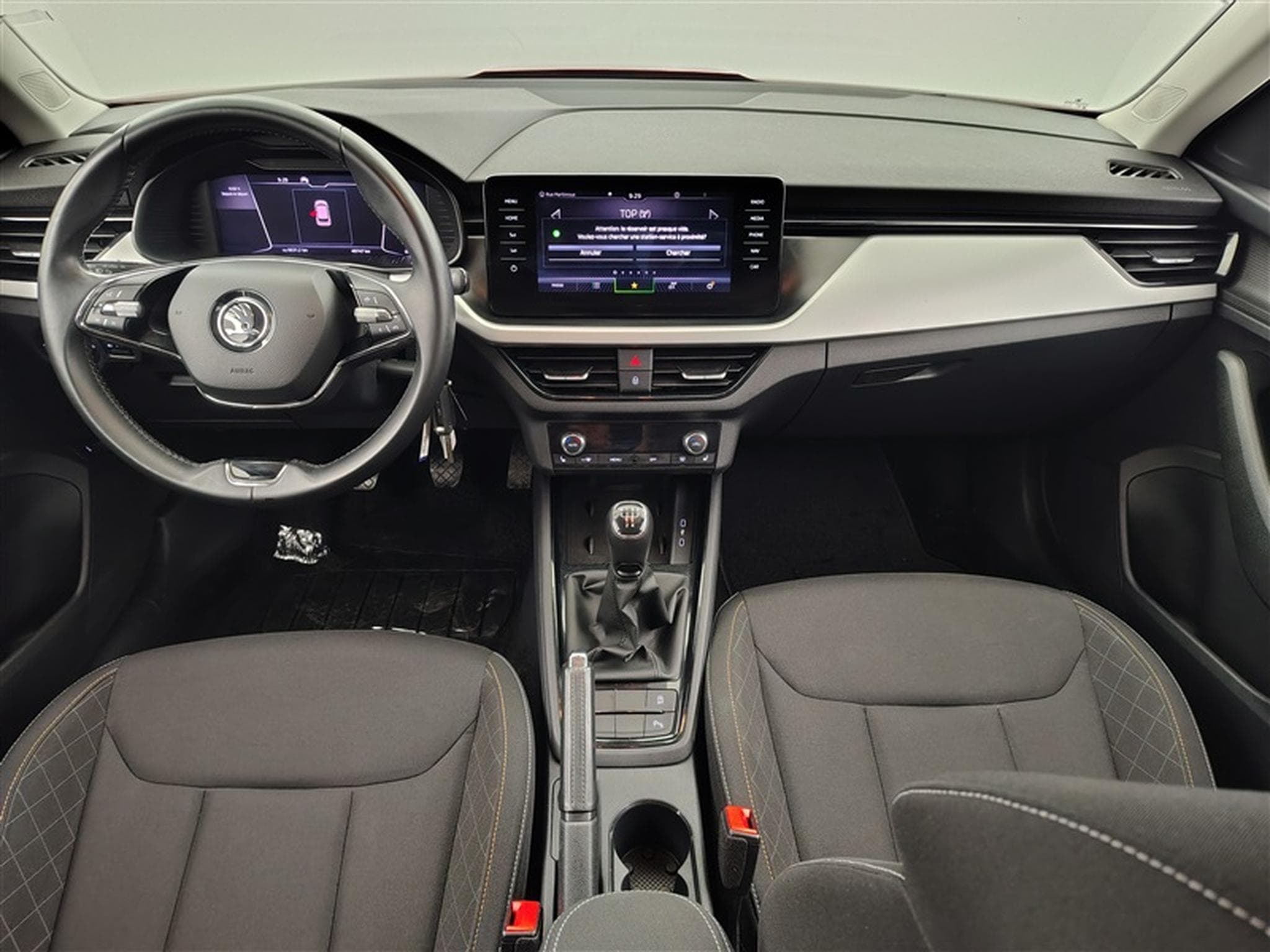 Skoda Kamiq 1.0 TSI Ambition NAVI/CARPLAY/PDC/JA (2021) - Foto 8