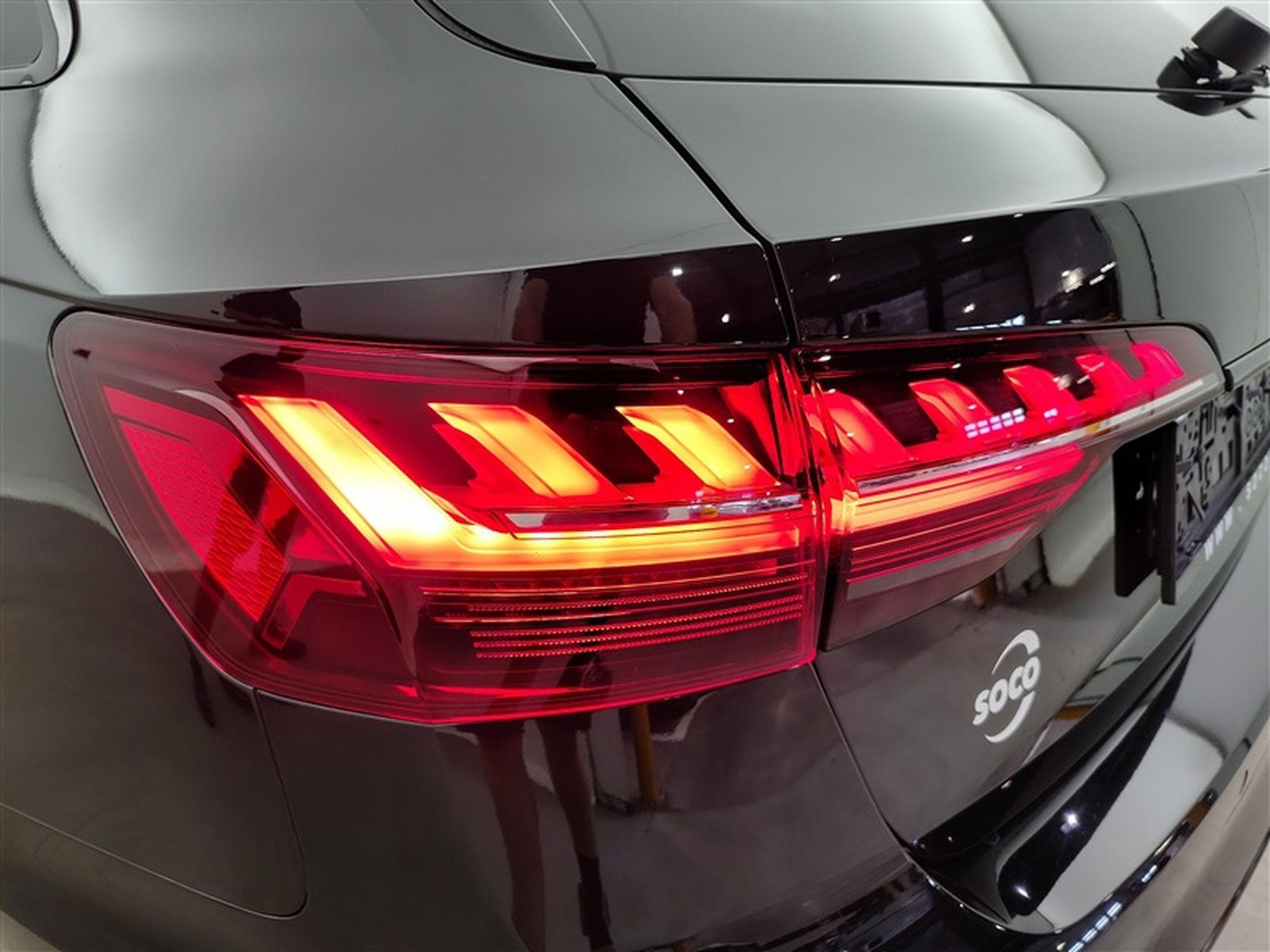 Audi A4 Avant 35 TFSI S-Tronic S-line Compétition (2024) - Foto 16