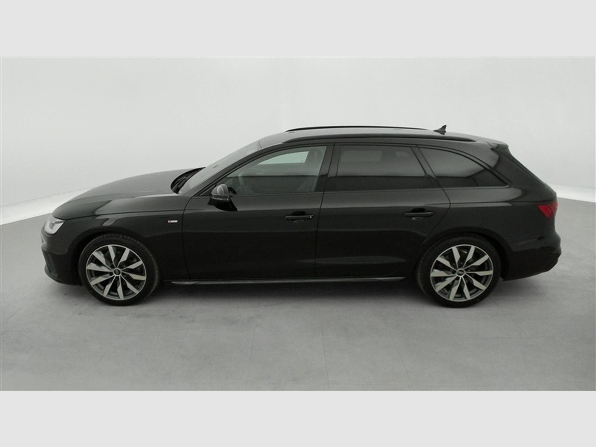 Audi A4 Avant 35 TFSI S-Tronic S-line Compétition (2024) - Foto 3