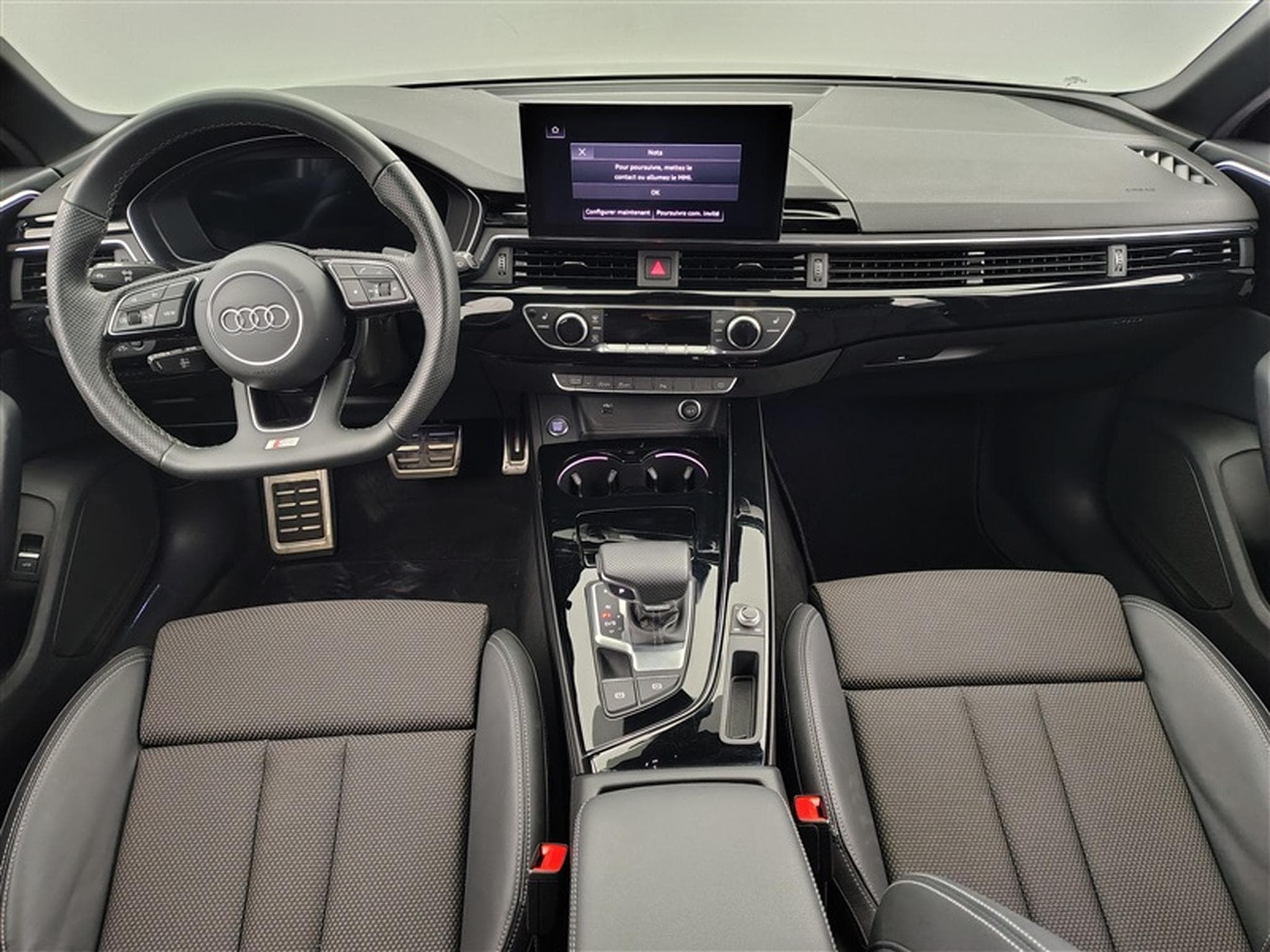 Audi A4 Avant 35 TFSI S-Tronic S-line Compétition (2024) - Foto 8