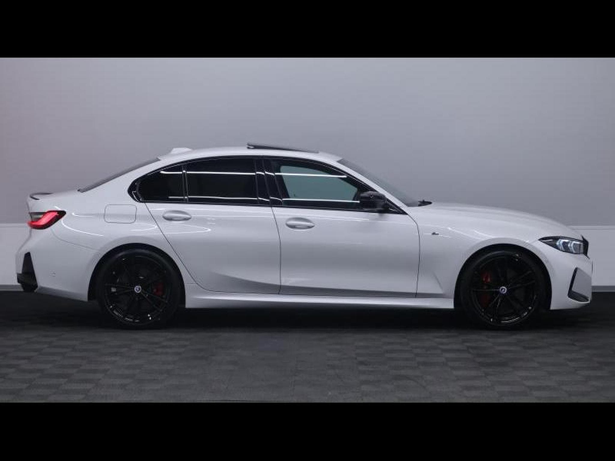 BMW 318 d M Sport Pro Steptronic (2023) - Foto 4