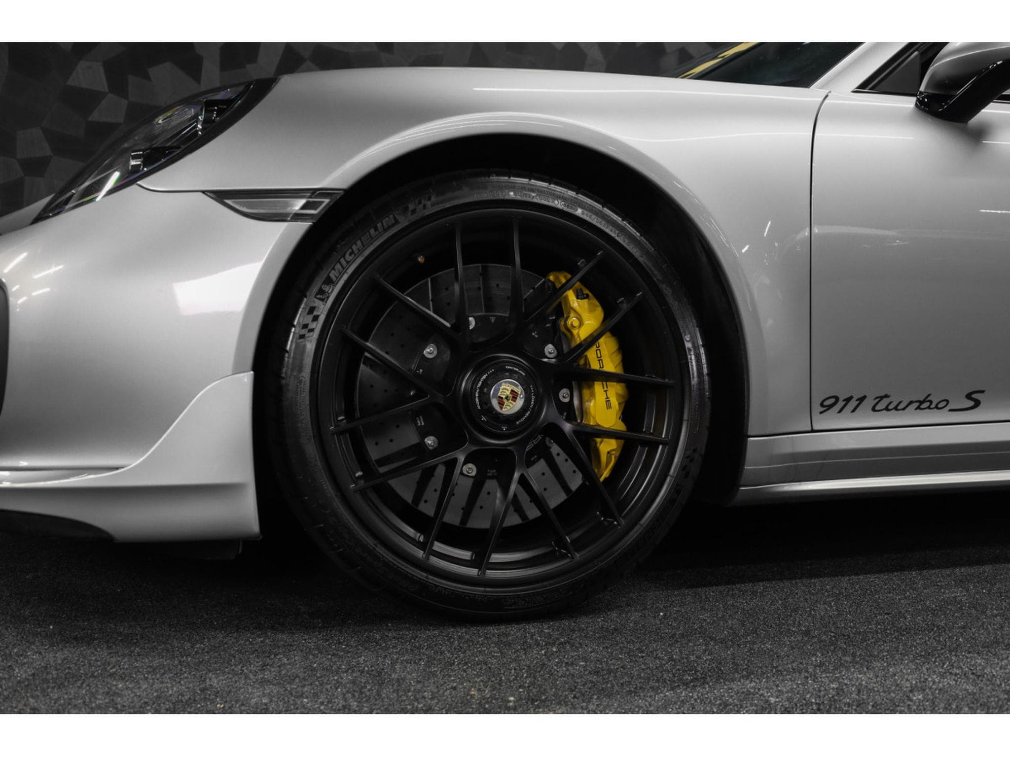 Porsche 911 .2 Turbo S Coupé PDK - Kit Aéro (2017) - Foto 16