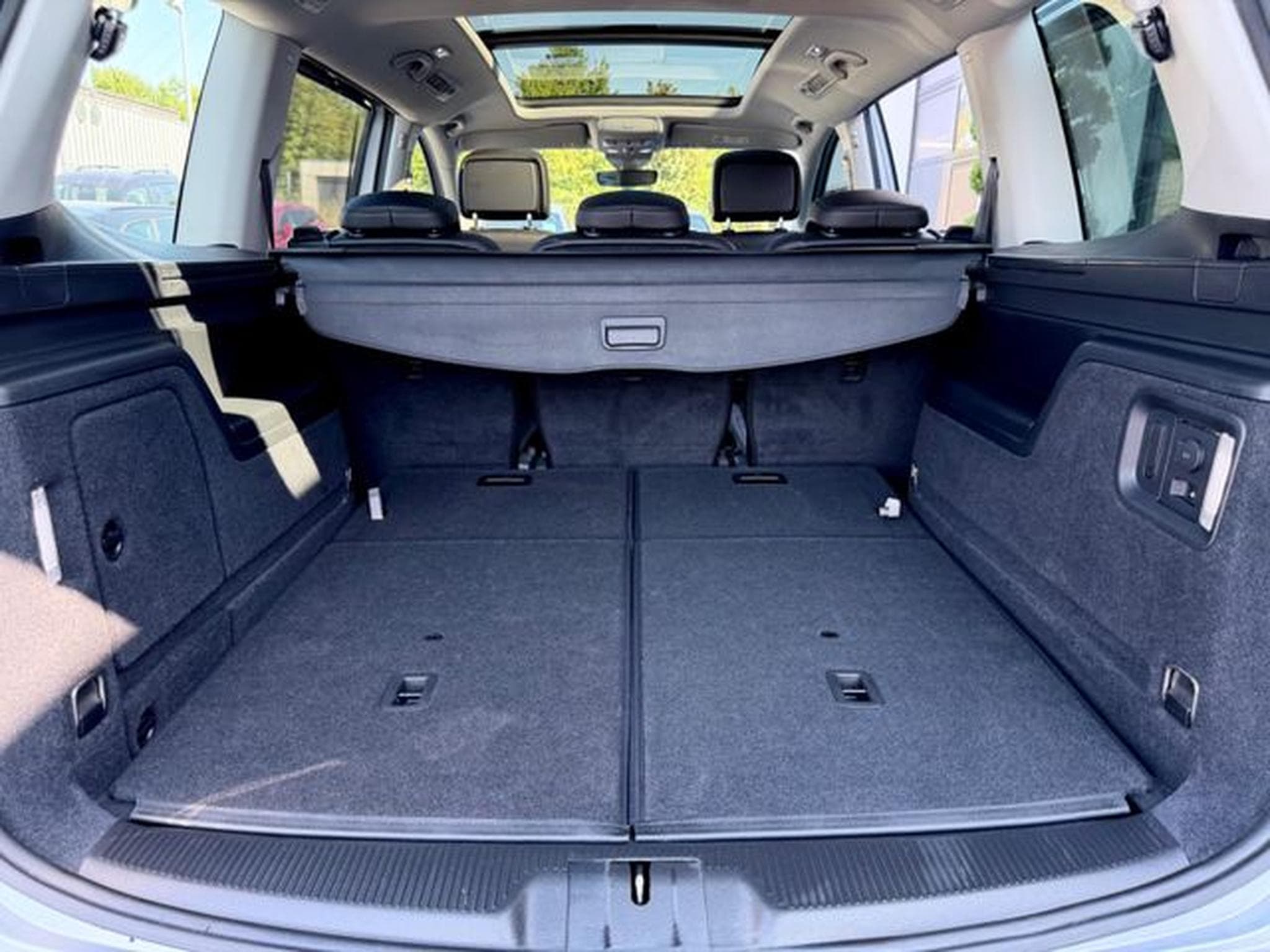 VW Sharan Sharan Highline 2.0 TDI DSG /7.SITZER/1.HAND/ (2019) - Photo 16