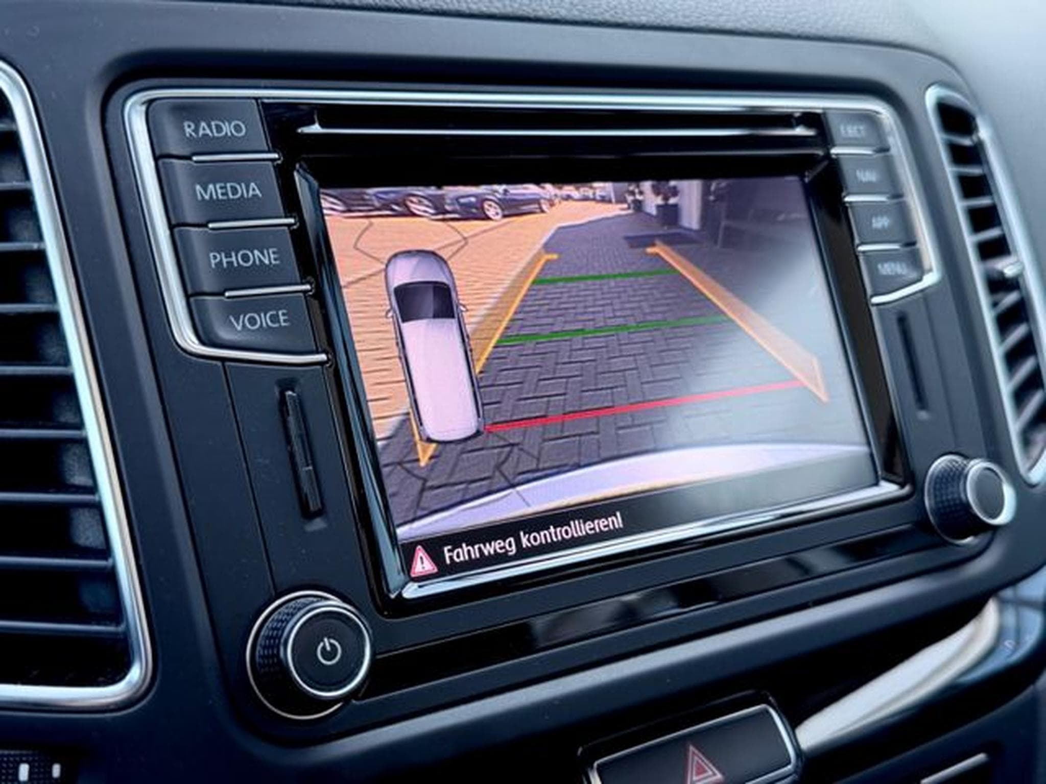 VW Sharan Sharan Highline 2.0 TDI DSG /7.SITZER/1.HAND/ (2019) - Photo 21