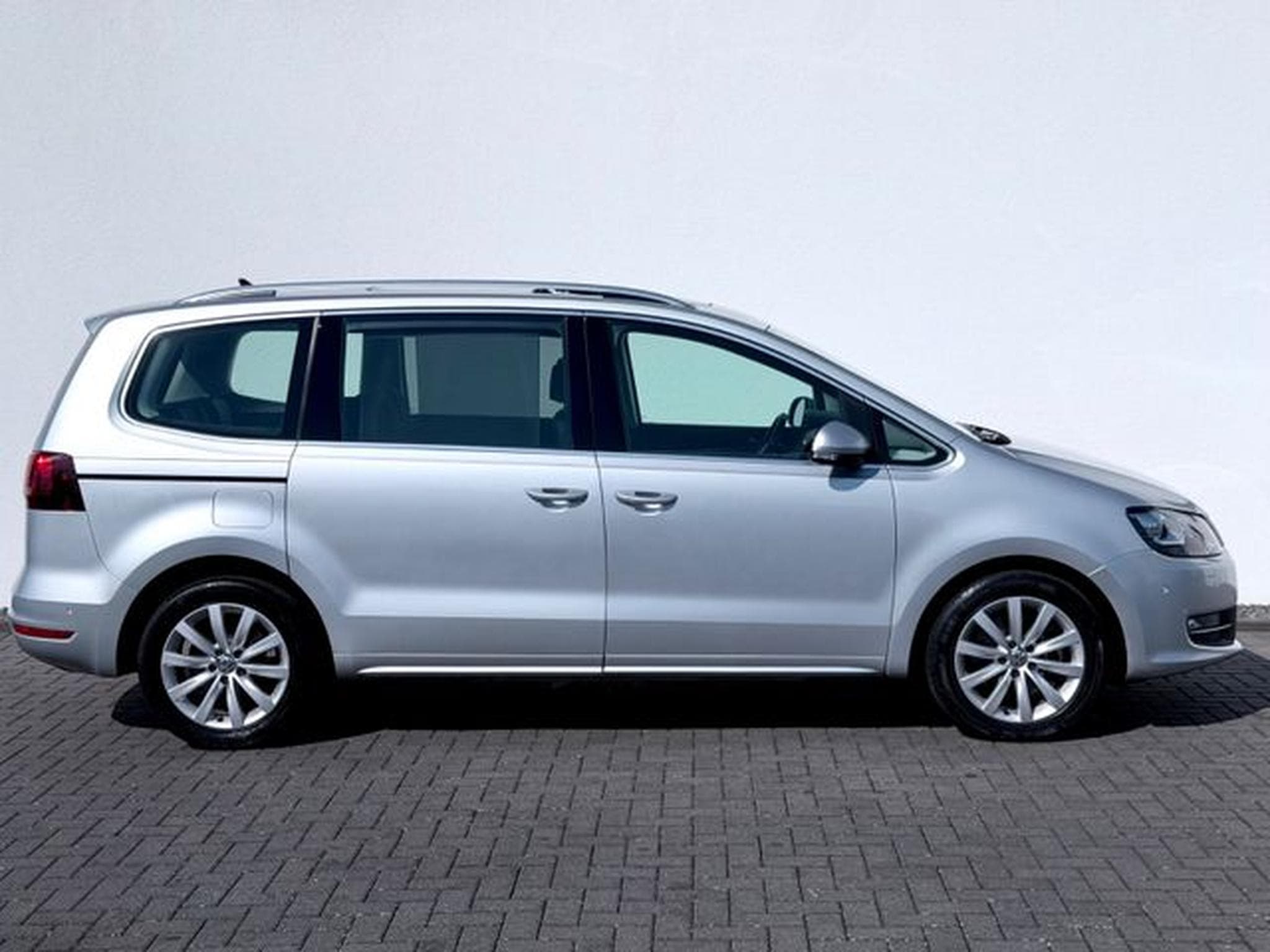 VW Sharan Sharan Highline 2.0 TDI DSG /7.SITZER/1.HAND/ (2019) - Photo 4