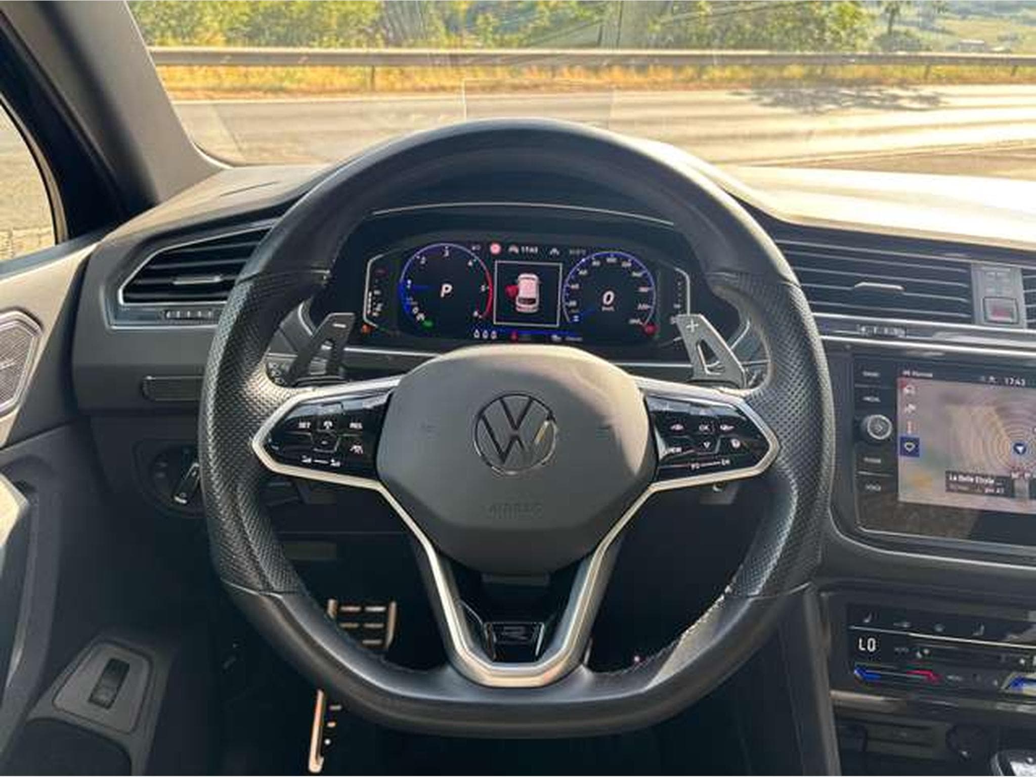 VW Tiguan 2.0TDI4Motion DSG-R-LINE-JUSQU'A 3 ANS DE GARANTIE (2022) - Photo 12