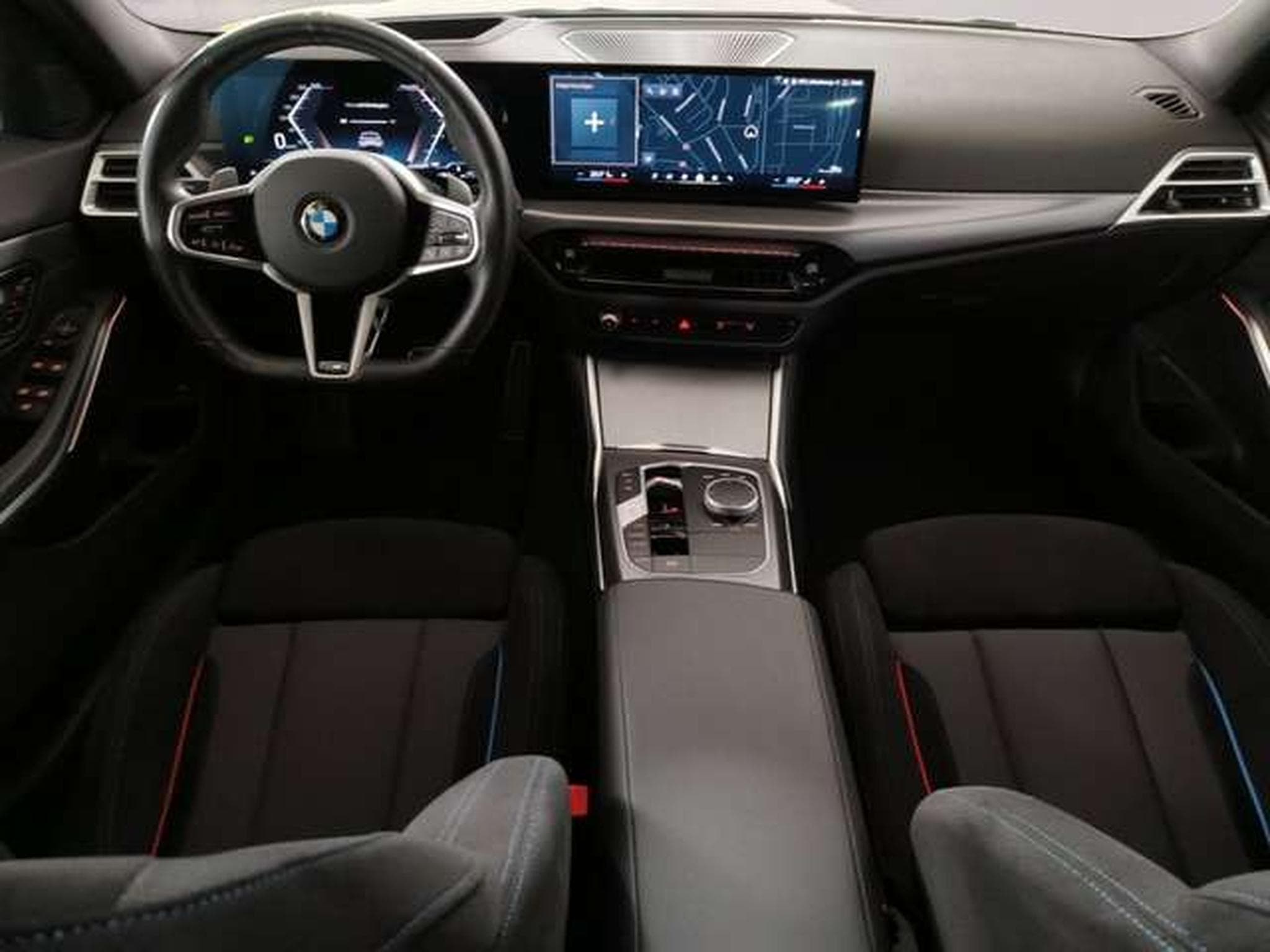BMW 320 d xDrive DAB LED (2024) - Foto 5