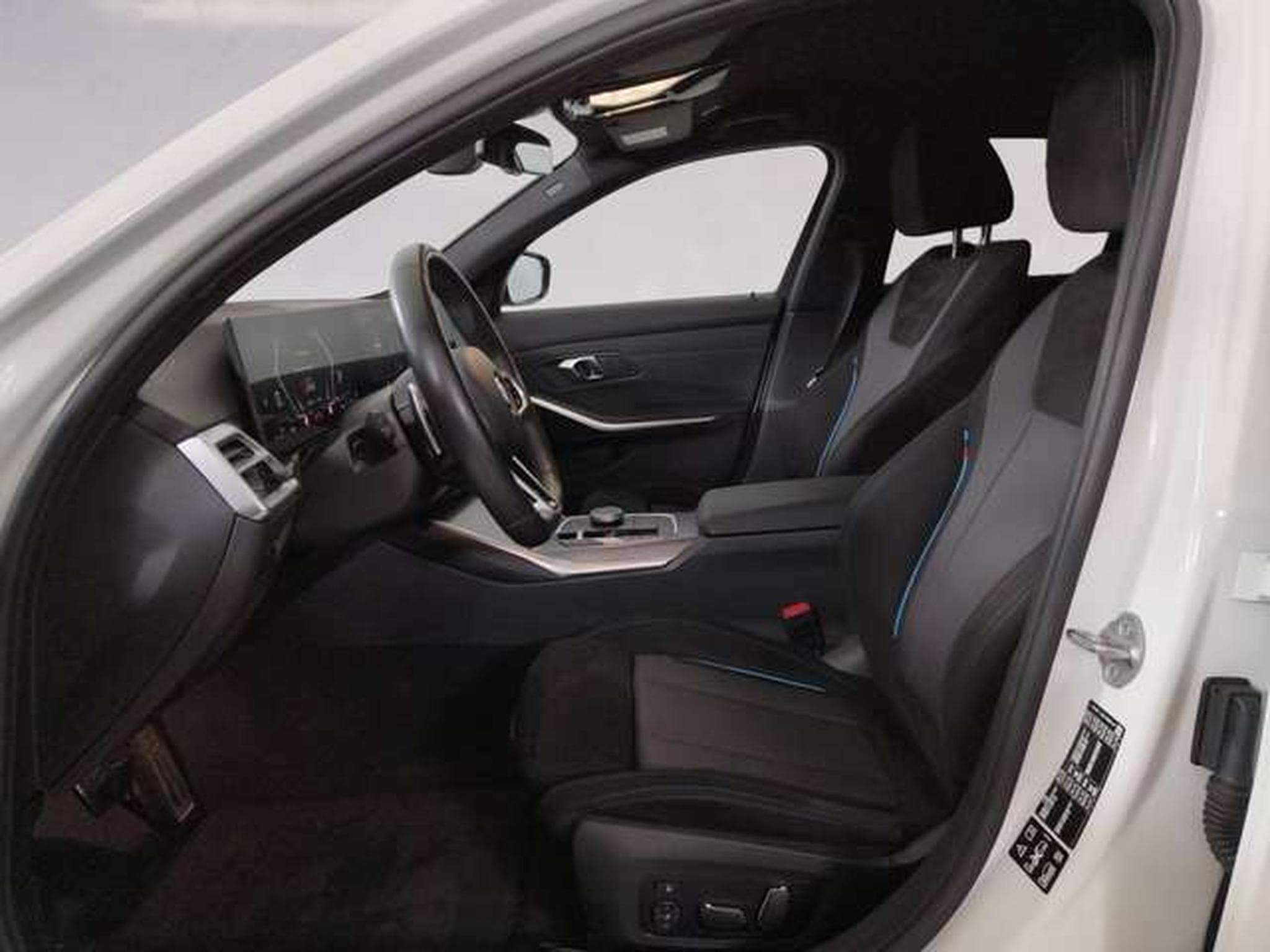 BMW 320 d xDrive DAB LED (2024) - Foto 7