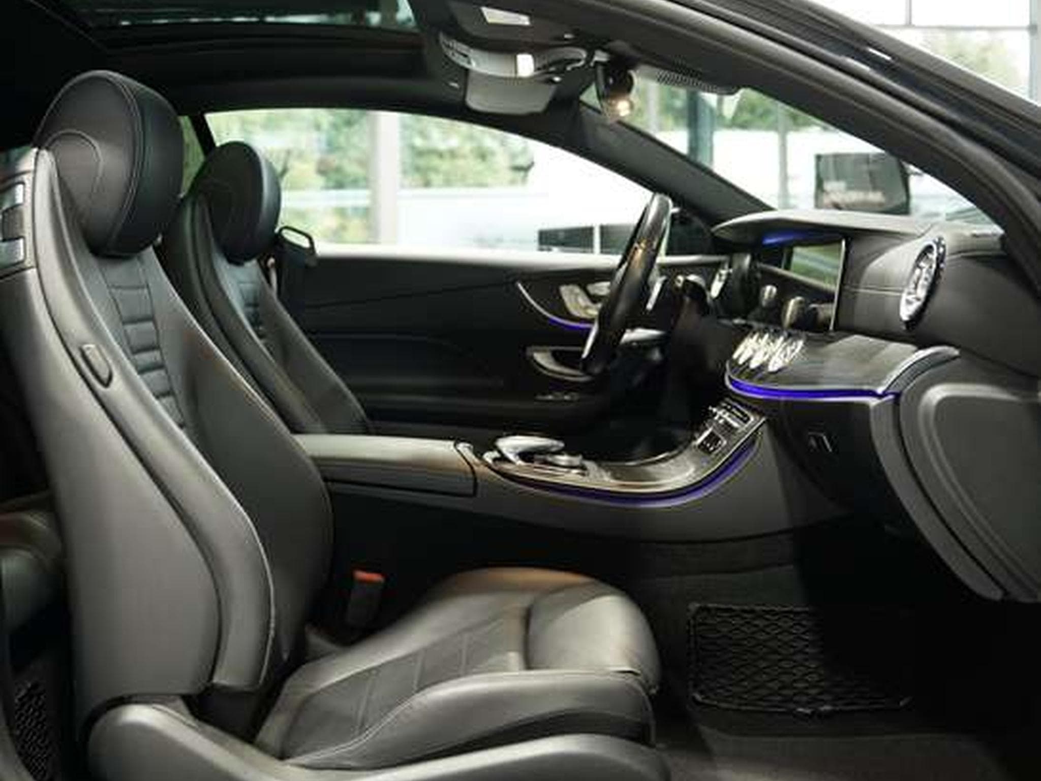 Mercedes E 450 4M Coupé AMG Line *2.H *19 *Pano*HUD*360° (2019) - Photo 13