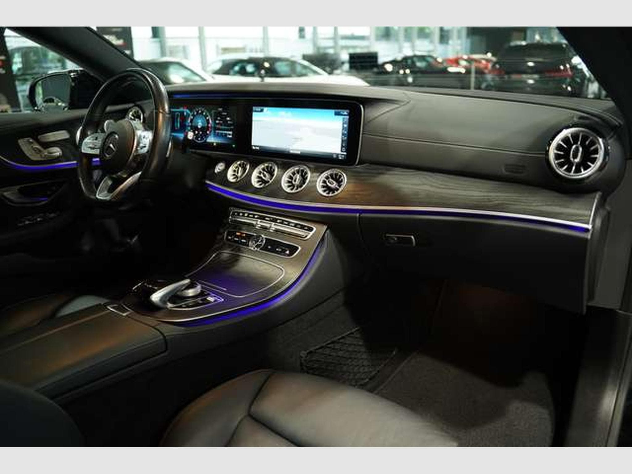 Mercedes E 450 4M Coupé AMG Line *2.H *19 *Pano*HUD*360° (2019) - Photo 14