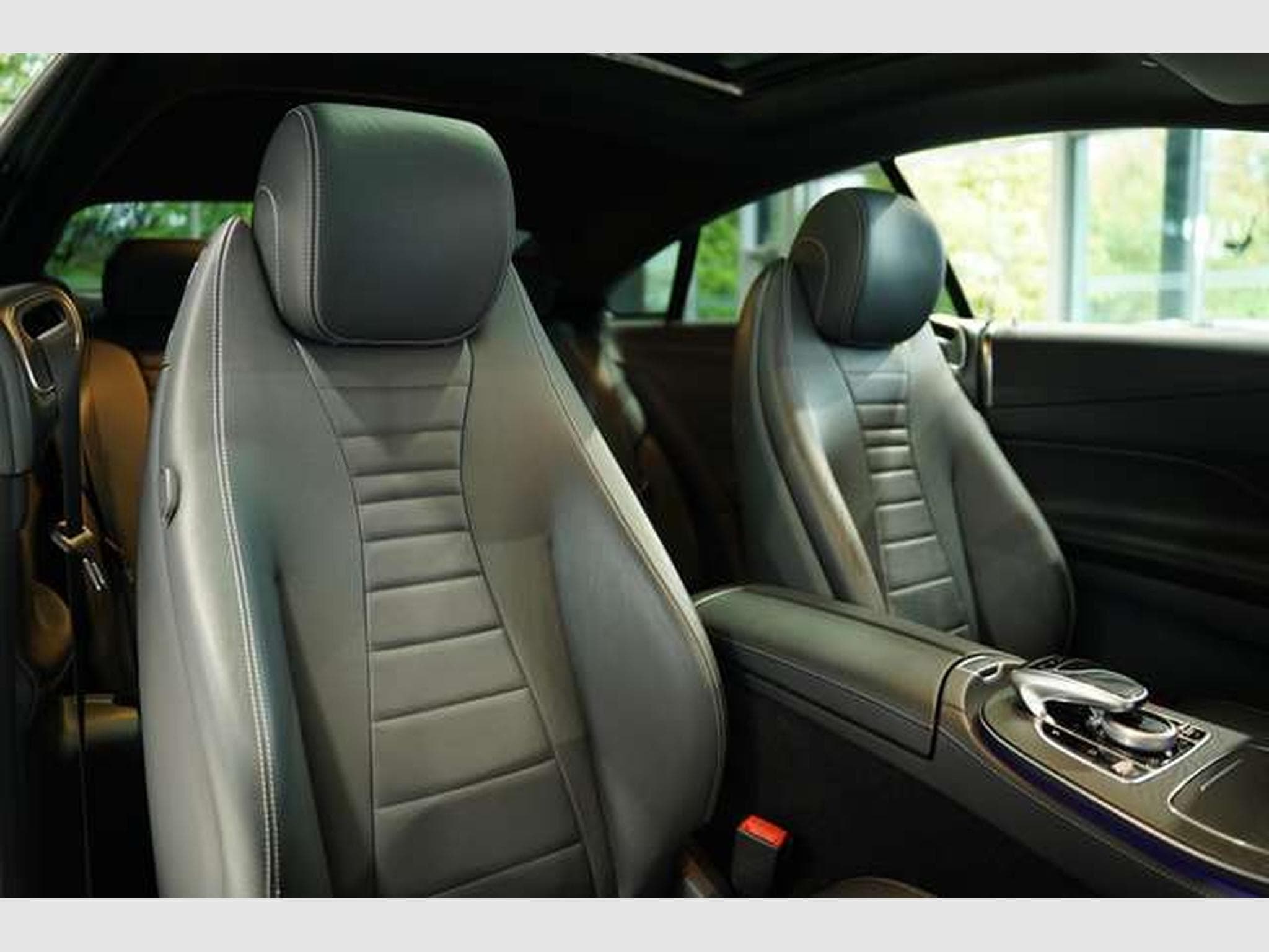 Mercedes E 450 4M Coupé AMG Line *2.H *19 *Pano*HUD*360° (2019) - Photo 17
