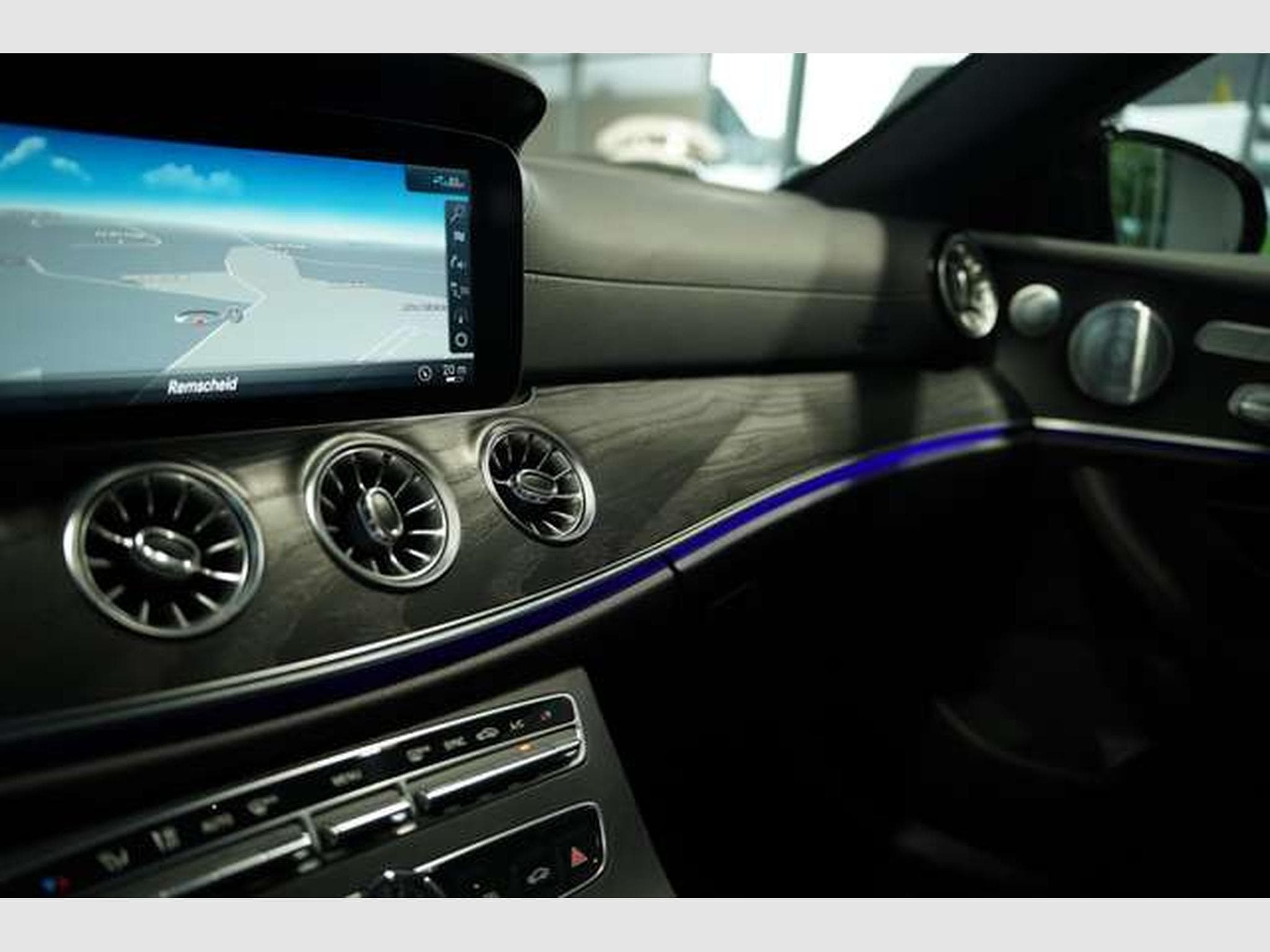 Mercedes E 450 4M Coupé AMG Line *2.H *19 *Pano*HUD*360° (2019) - Photo 28