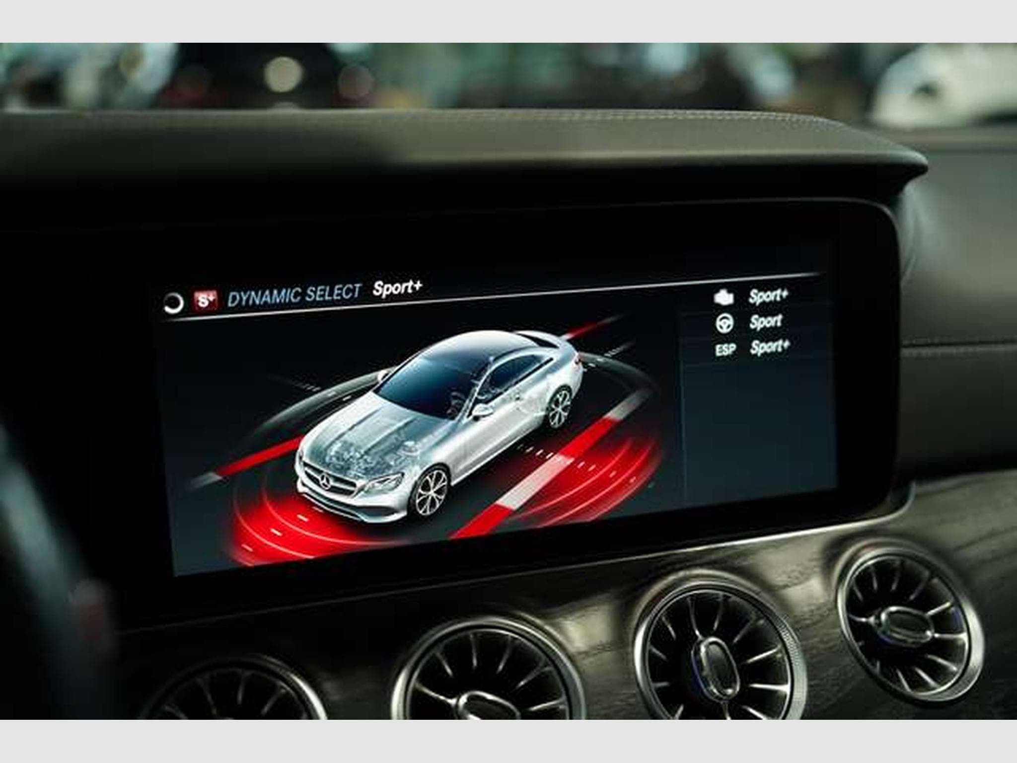 Mercedes E 450 4M Coupé AMG Line *2.H *19 *Pano*HUD*360° (2019) - Photo 35