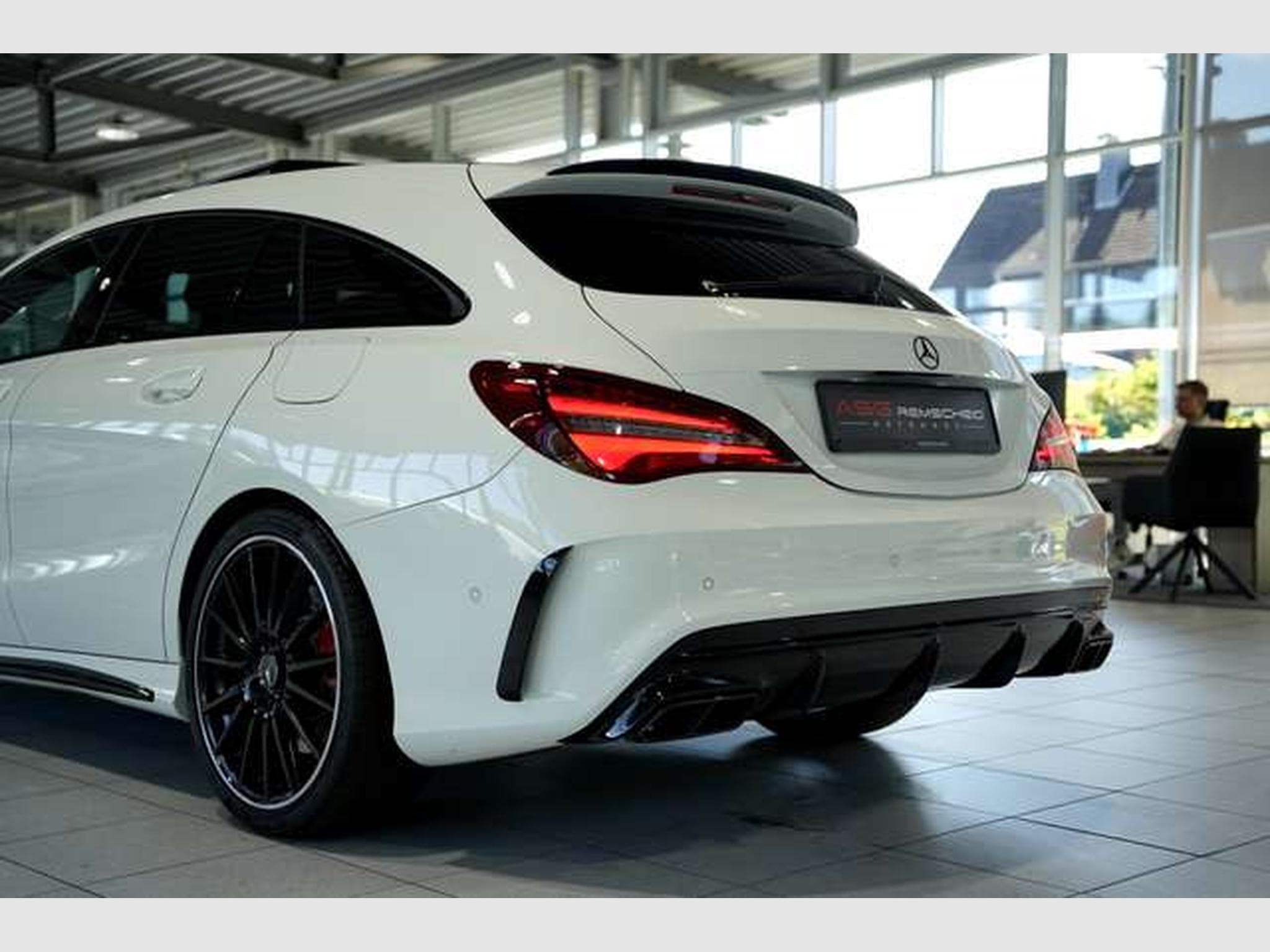 Mercedes CLA 45 AMG 4M *2.H *Pano *S-Abgas (2018) - Photo 17