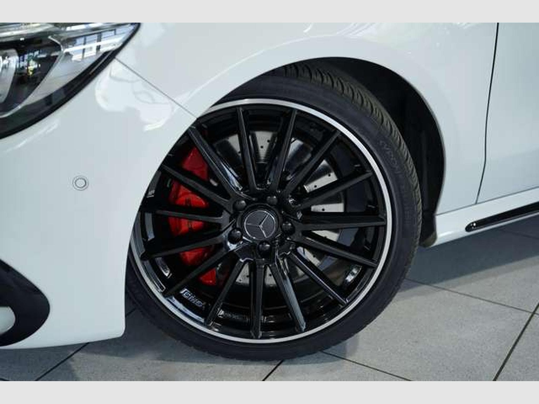 Mercedes CLA 45 AMG 4M *2.H *Pano *S-Abgas (2018) - Photo 3