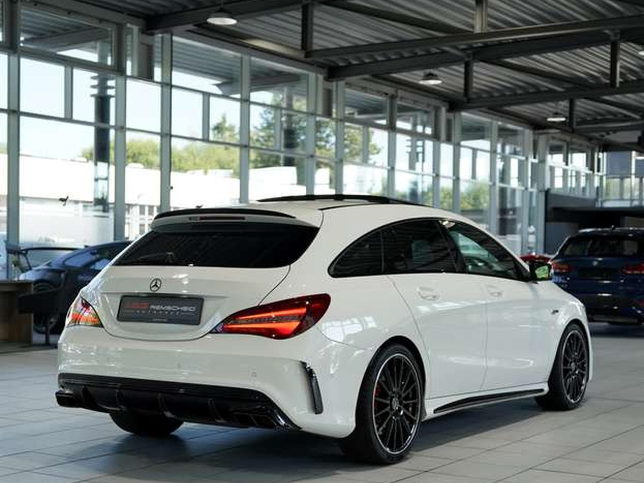 Mercedes CLA 45 AMG 4M *2.H *Pano *S-Abgas (2018) - Photo 8