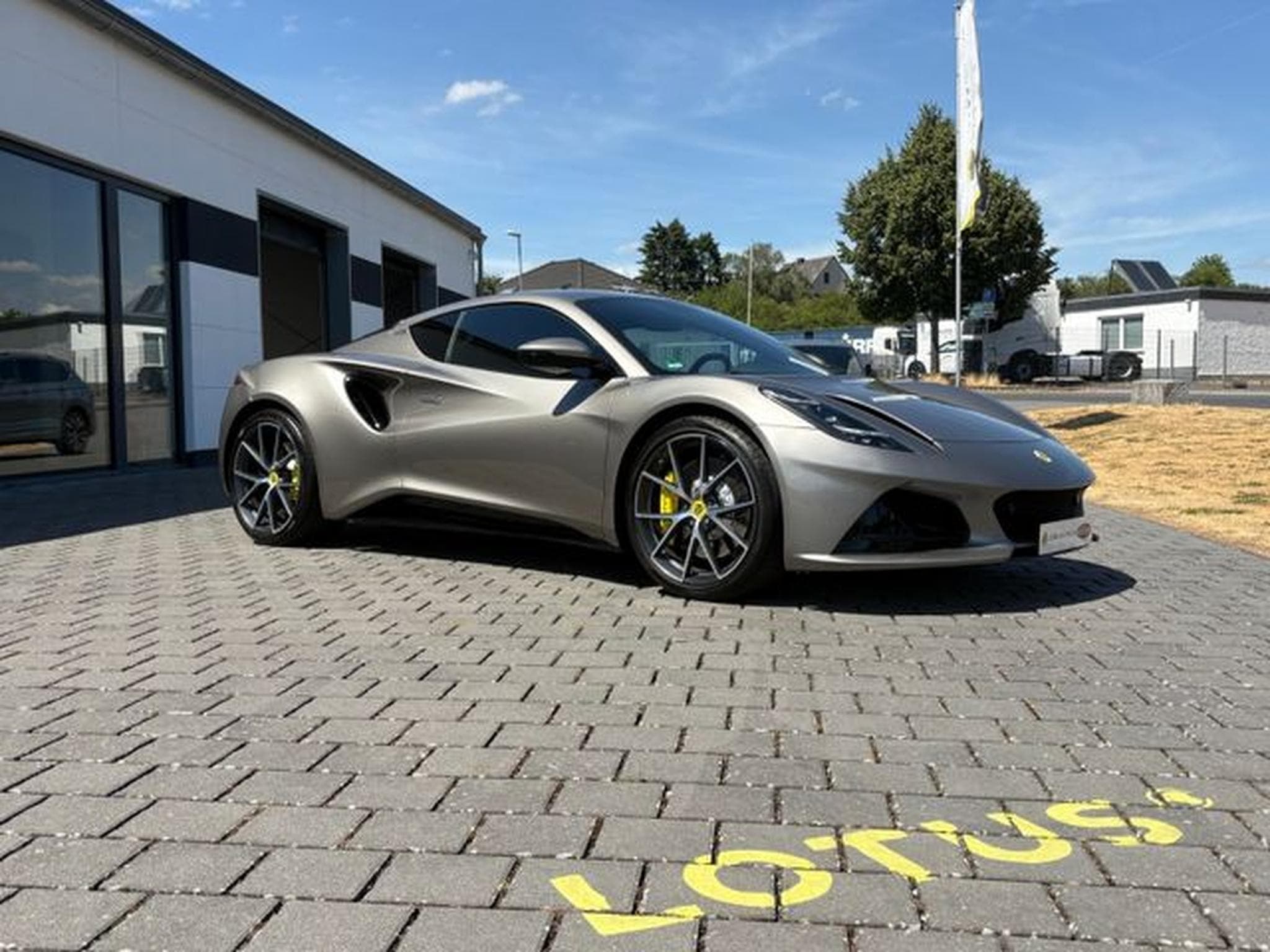 Lotus Emira V6 IPS First Edition *Lotus am Ring by Komo-Tec* (2023) - Photo 3