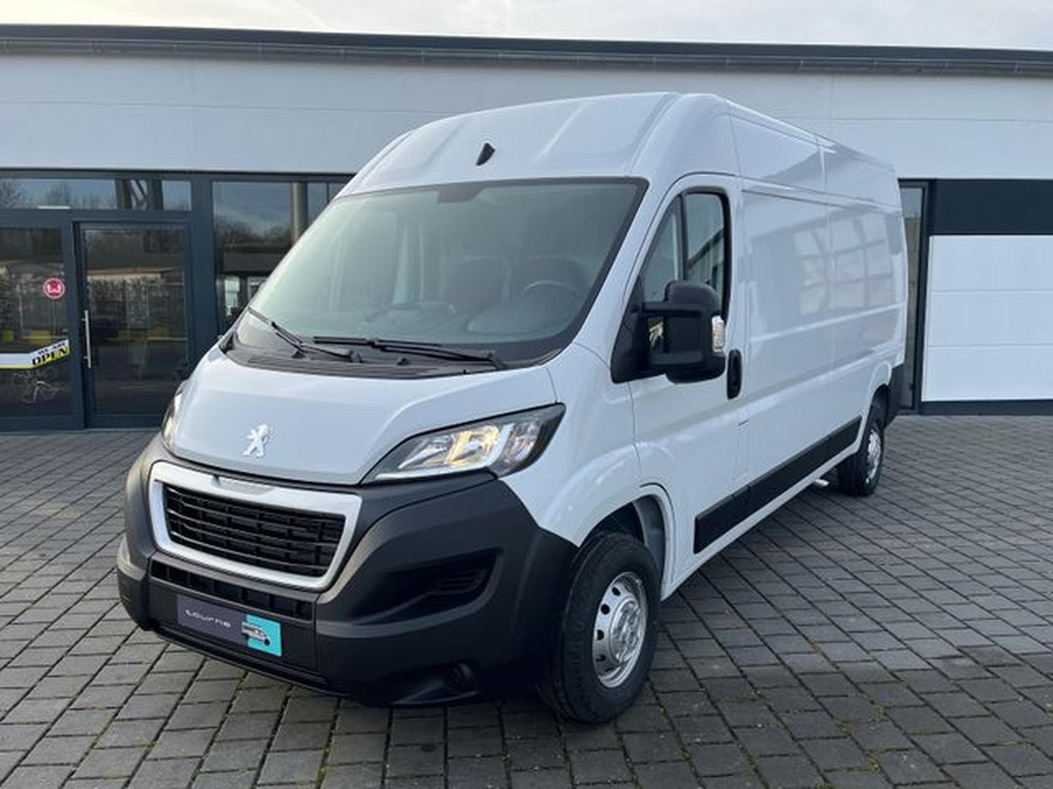 Peugeot Boxer Comfort , 335 , L3H2 , 2.2l Diesel , 165PS (2024) - Photo 2
