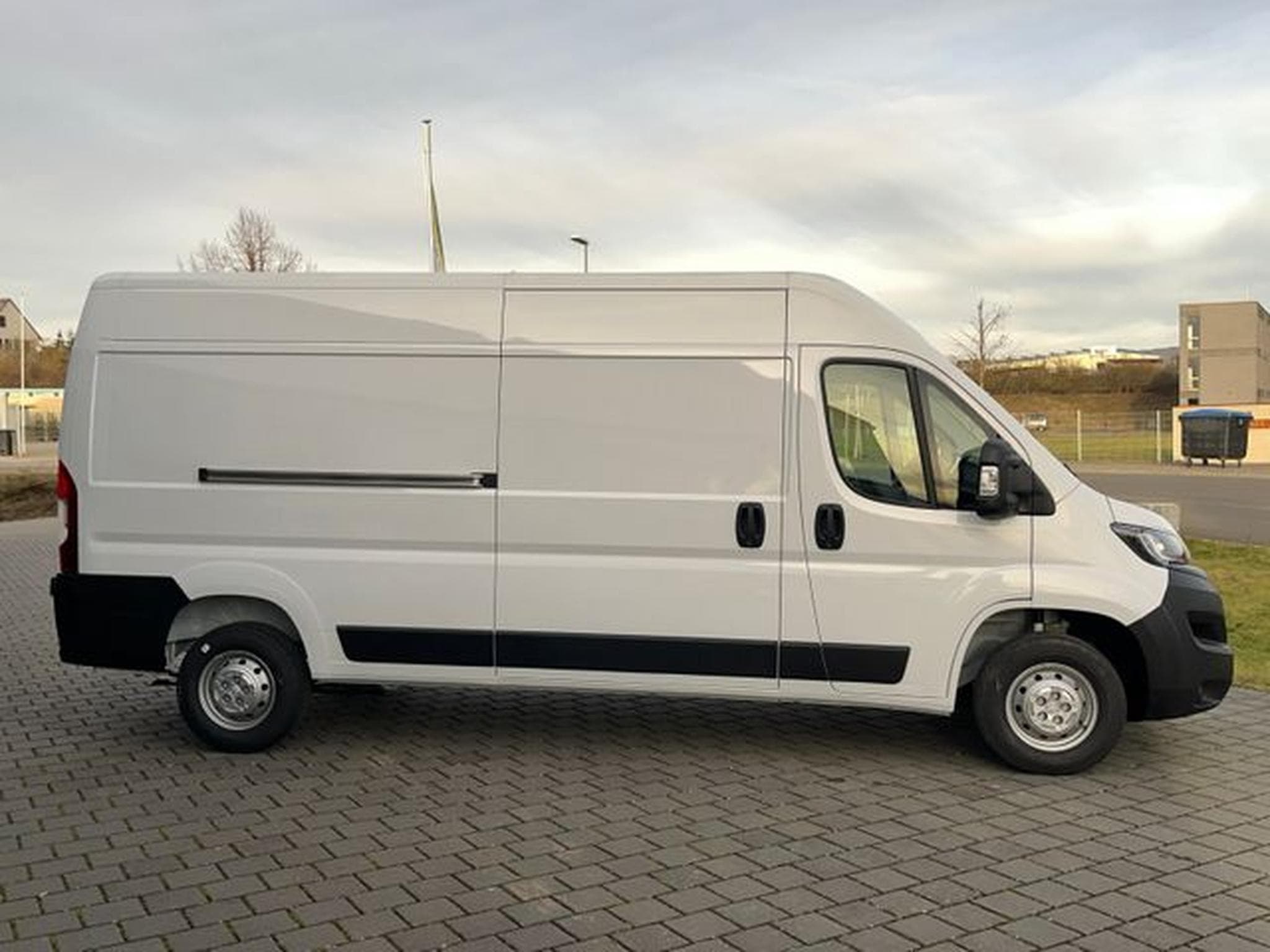 Peugeot Boxer Comfort , 335 , L3H2 , 2.2l Diesel , 165PS (2024) - Photo 3