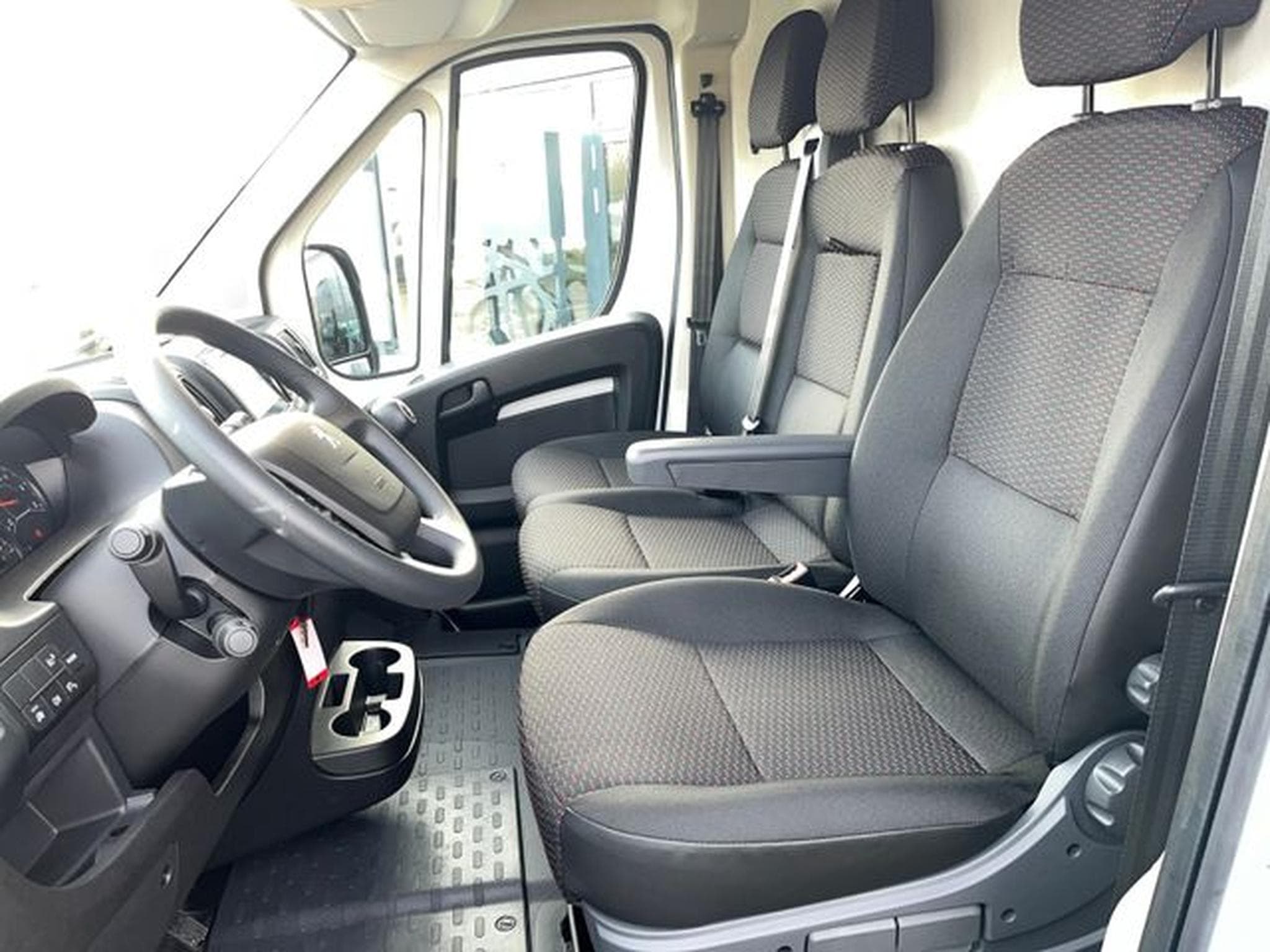 Peugeot Boxer Comfort , 335 , L3H2 , 2.2l Diesel , 165PS (2024) - Photo 9