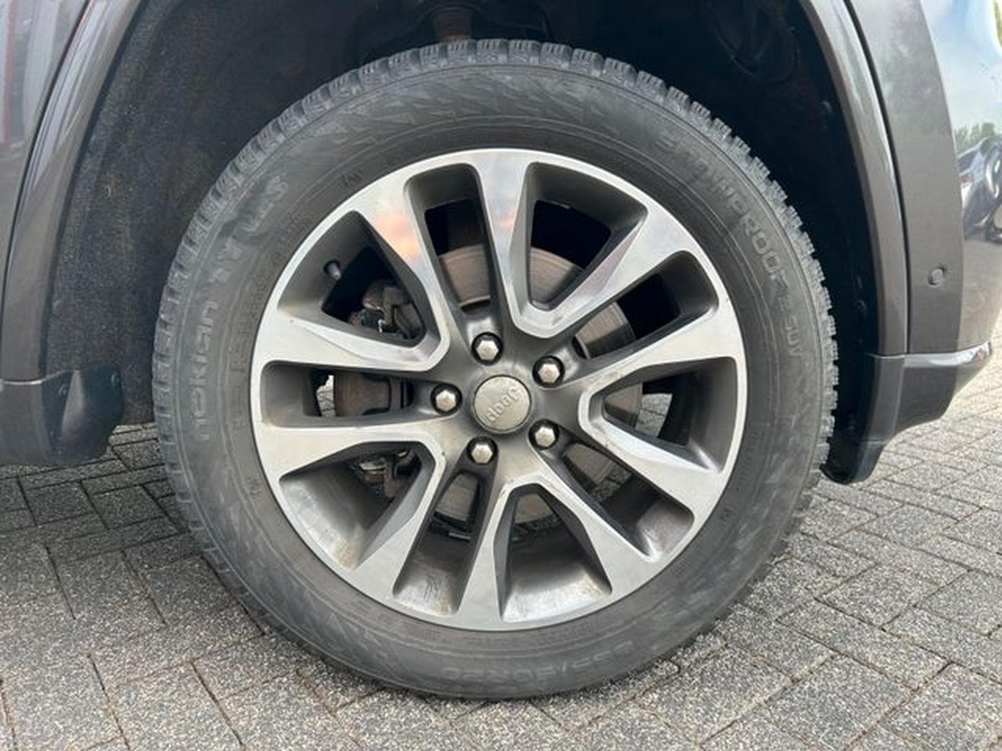 Jeep Cherokee Grand Cherokee 3.0 CRD Overland Air Panorama AHK (2019) - Photo 11