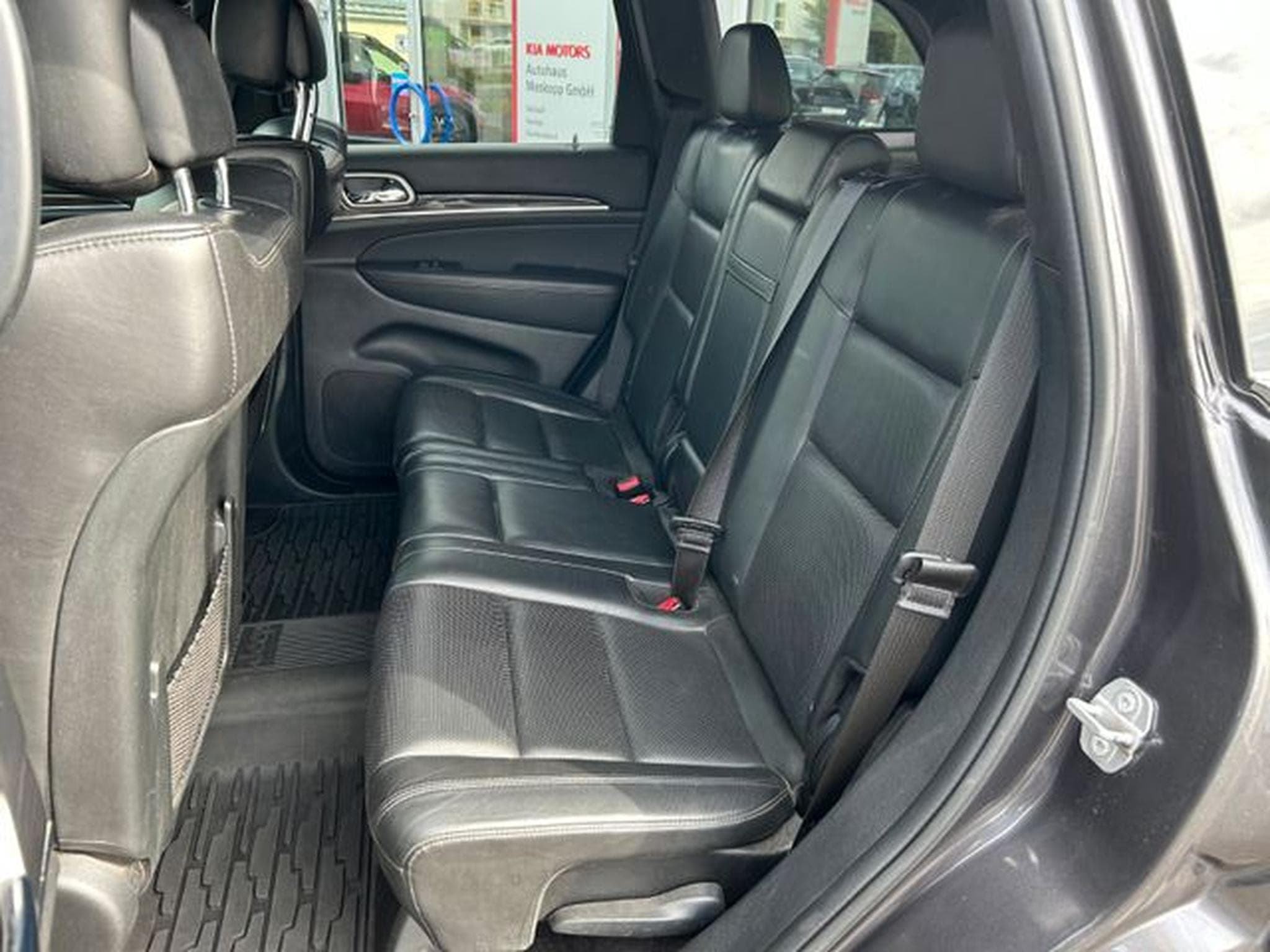 Jeep Cherokee Grand Cherokee 3.0 CRD Overland Air Panorama AHK (2019) - Photo 14