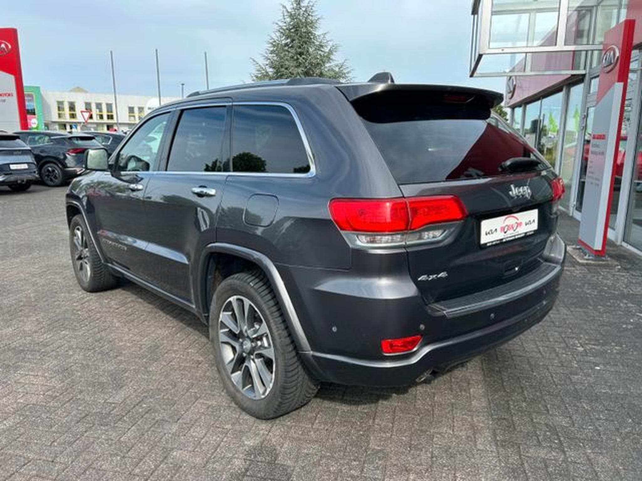 Jeep Cherokee Grand Cherokee 3.0 CRD Overland Air Panorama AHK (2019) - Photo 5